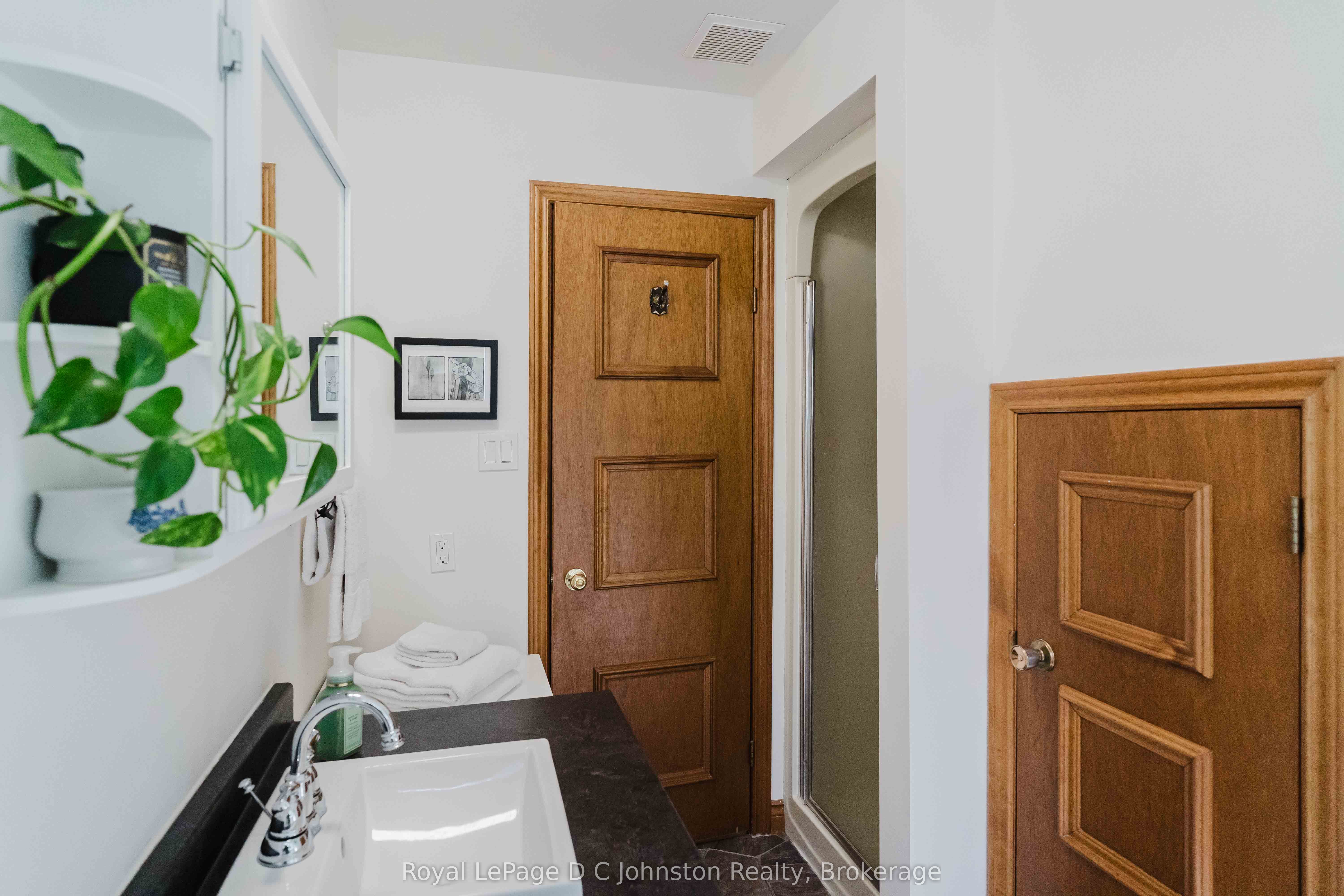 471 Eckford Avenue Property Photo 37