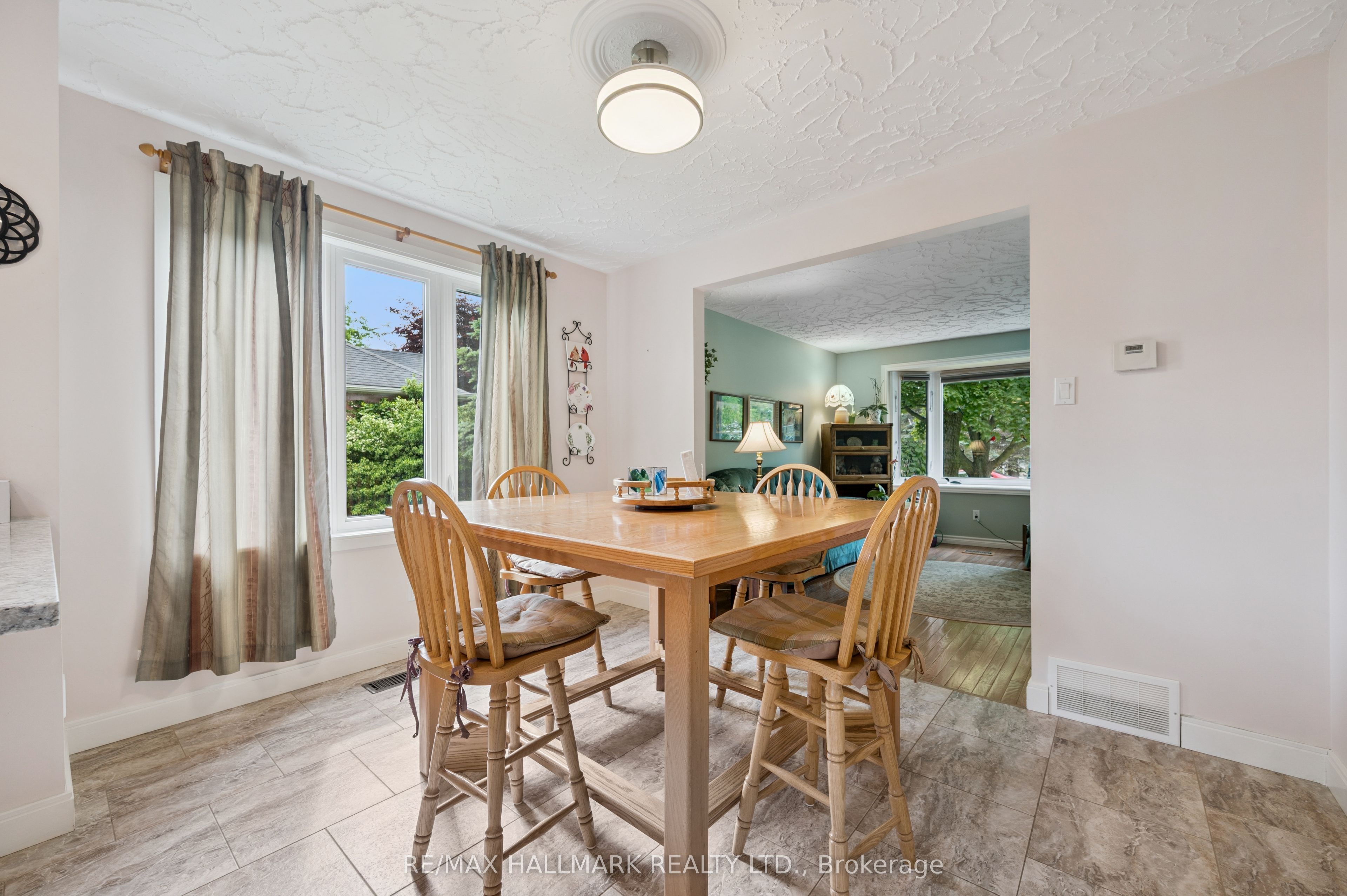 47 Dundee Avenue Property Photo 8