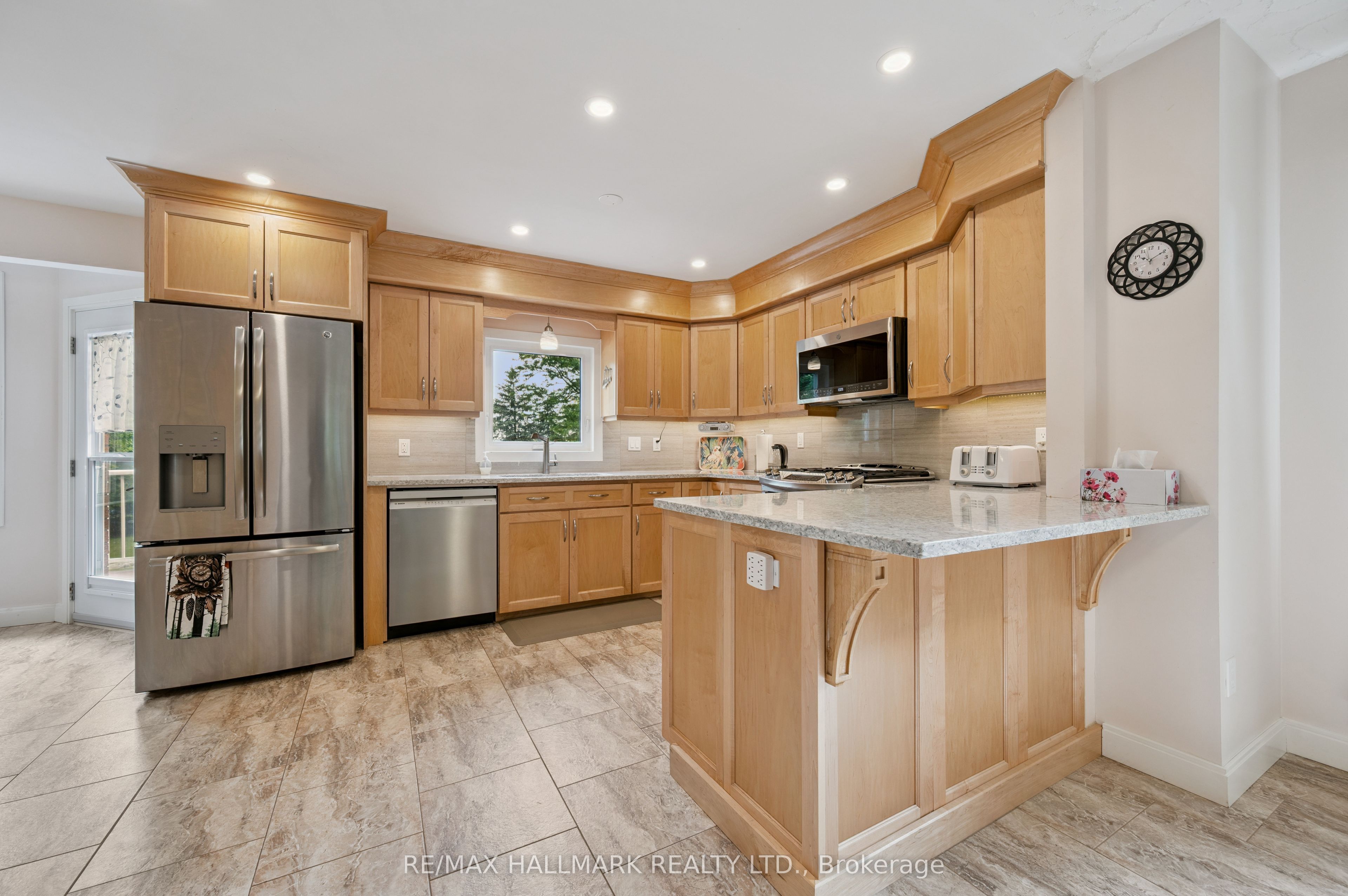 47 Dundee Avenue Property Photo 9