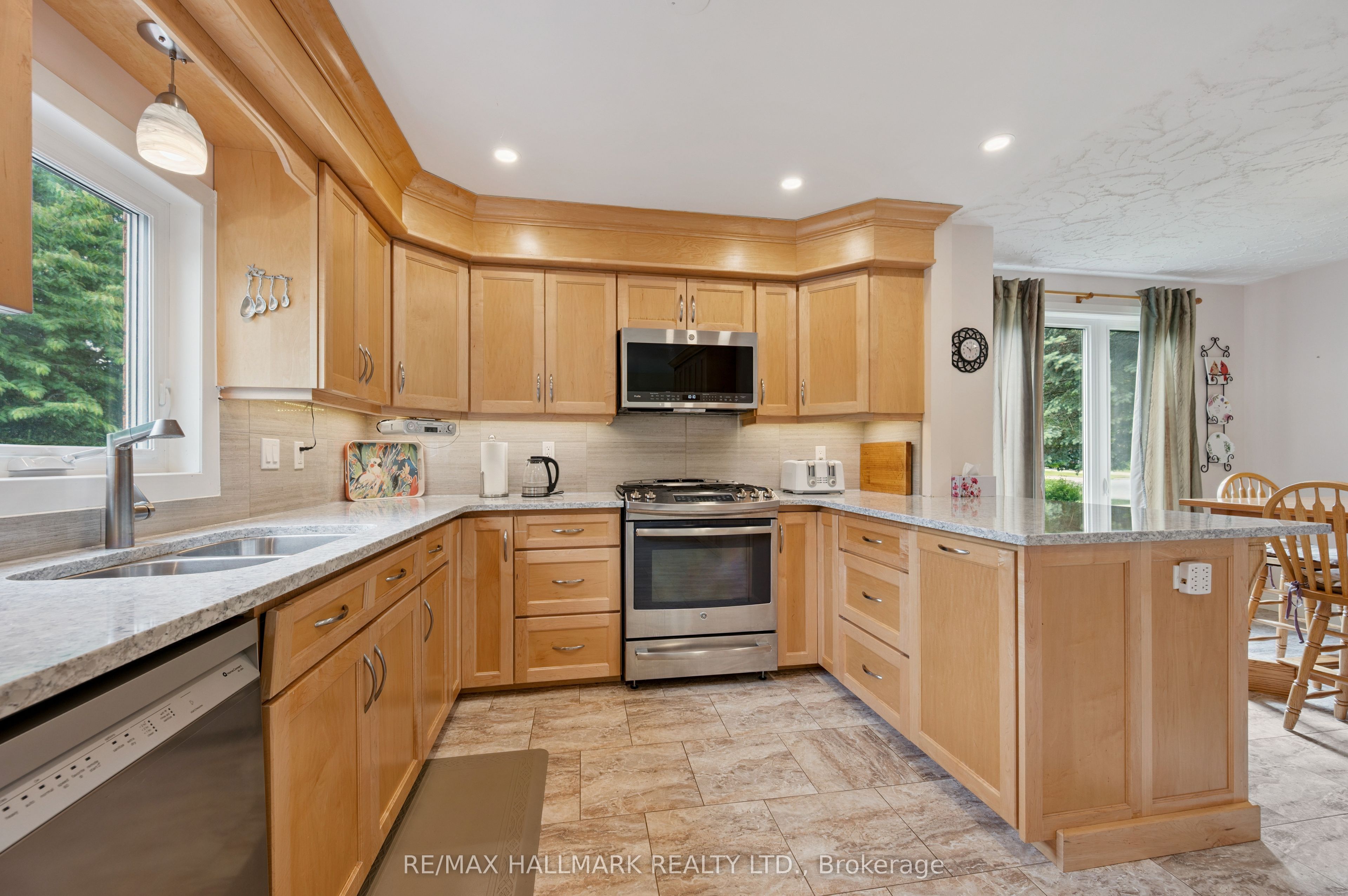47 Dundee Avenue Property Photo 11