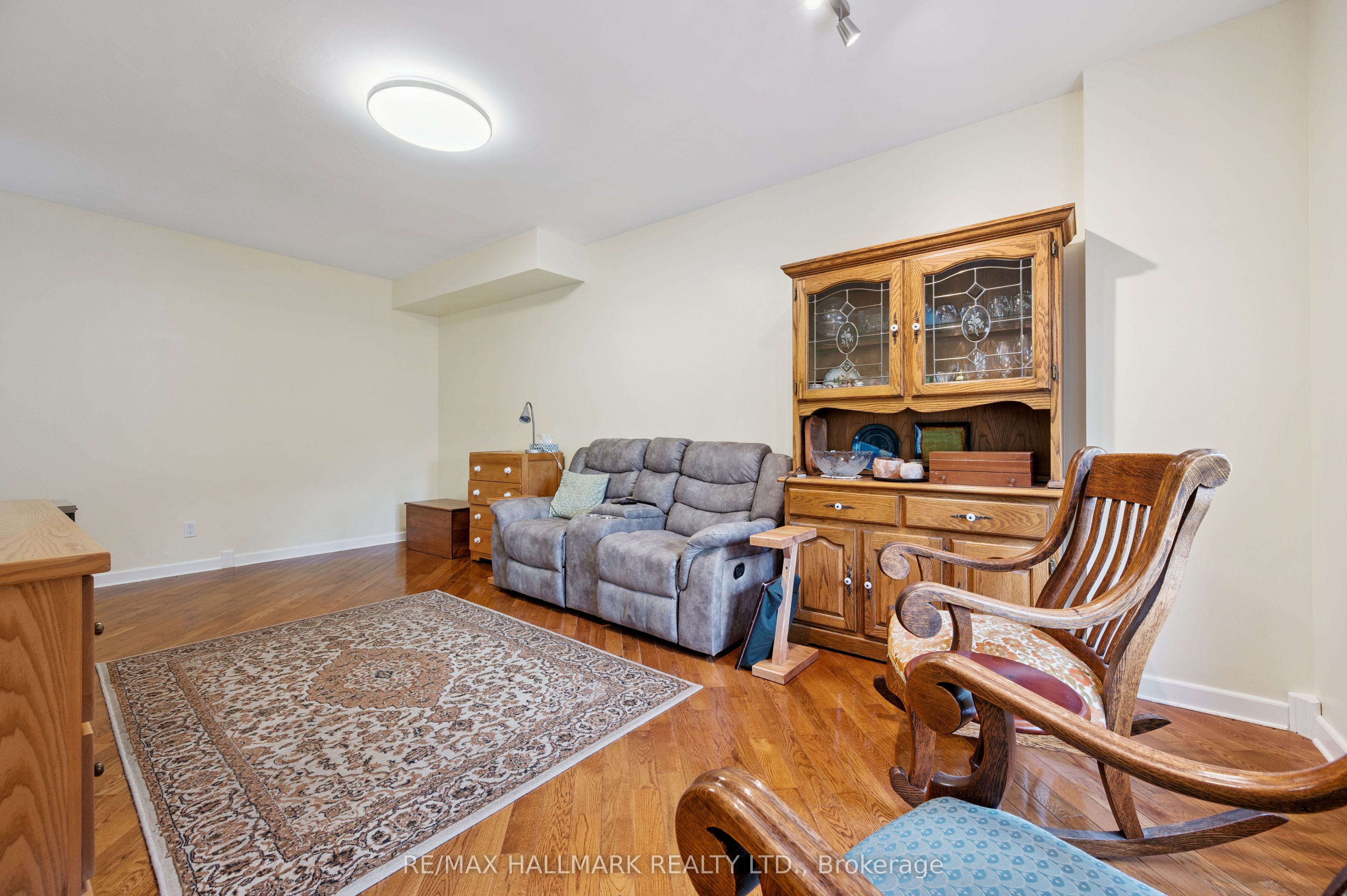 47 Dundee Avenue Property Photo 15
