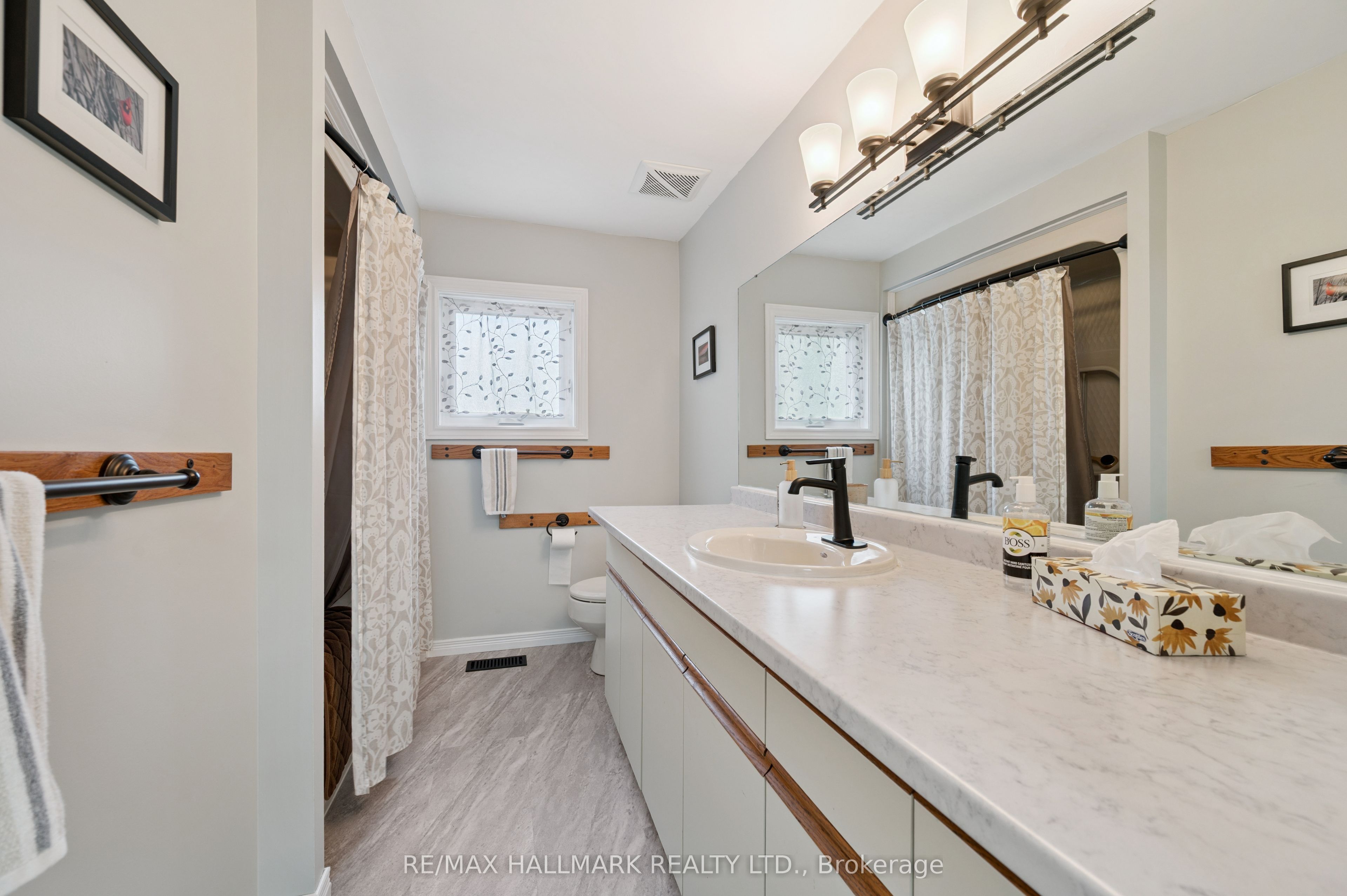 47 Dundee Avenue Property Photo 34