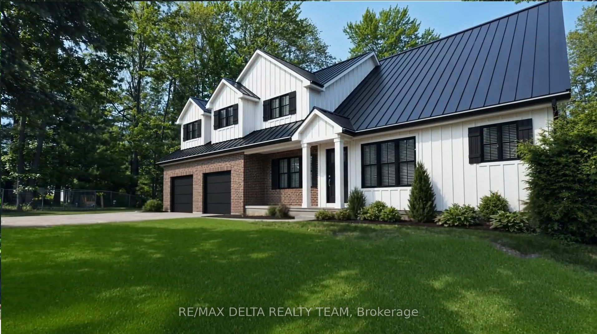 8 Pineglen Crescent Property Photo 2