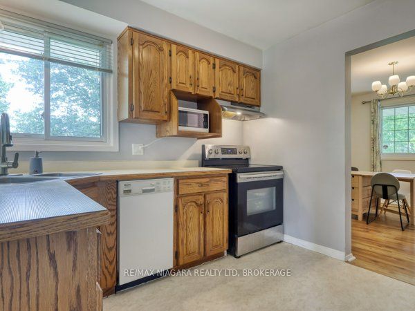 80 Pearce Avenue Property Photo 8