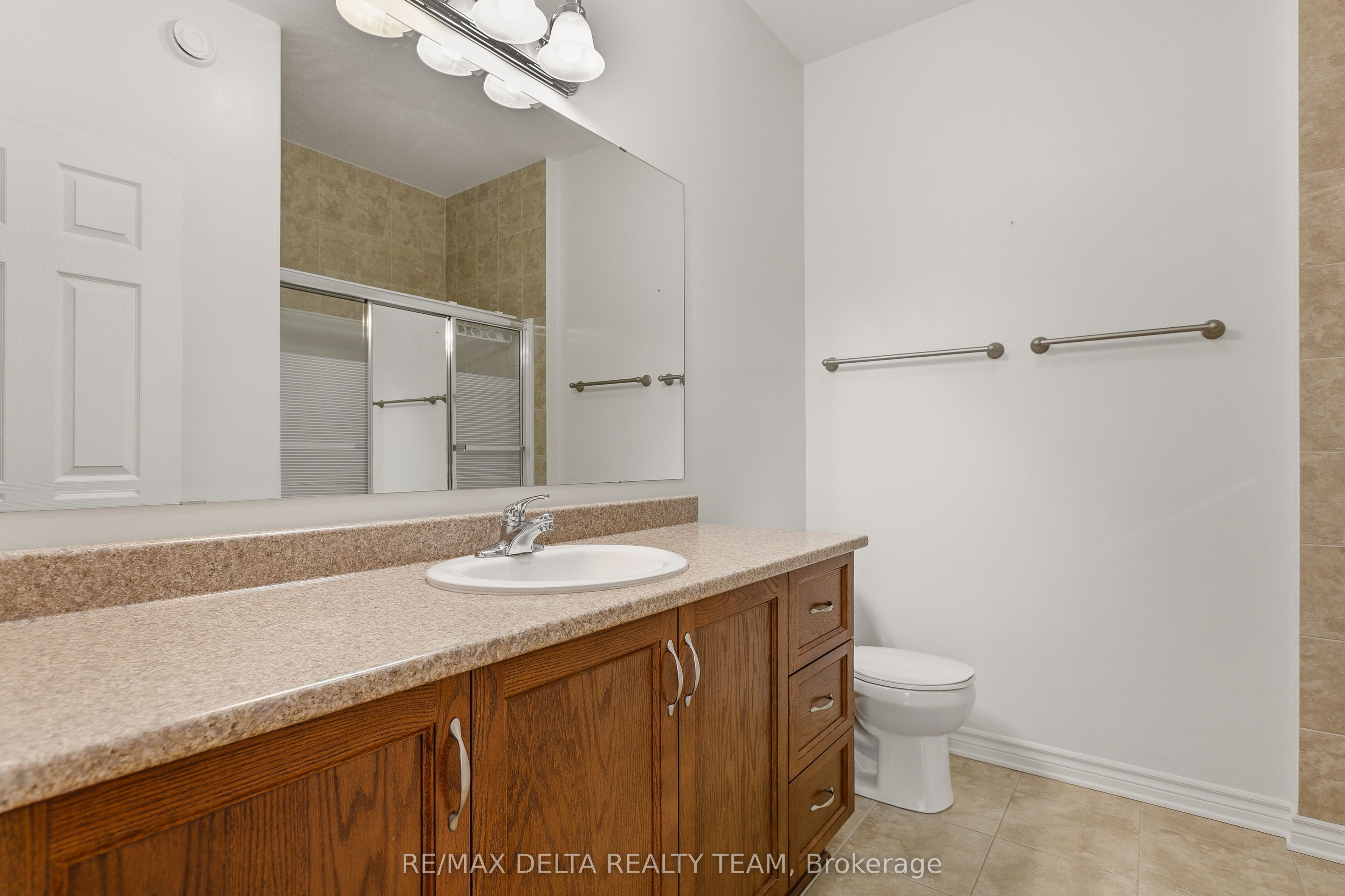 346 Farincourt Crescent Property Photo 15