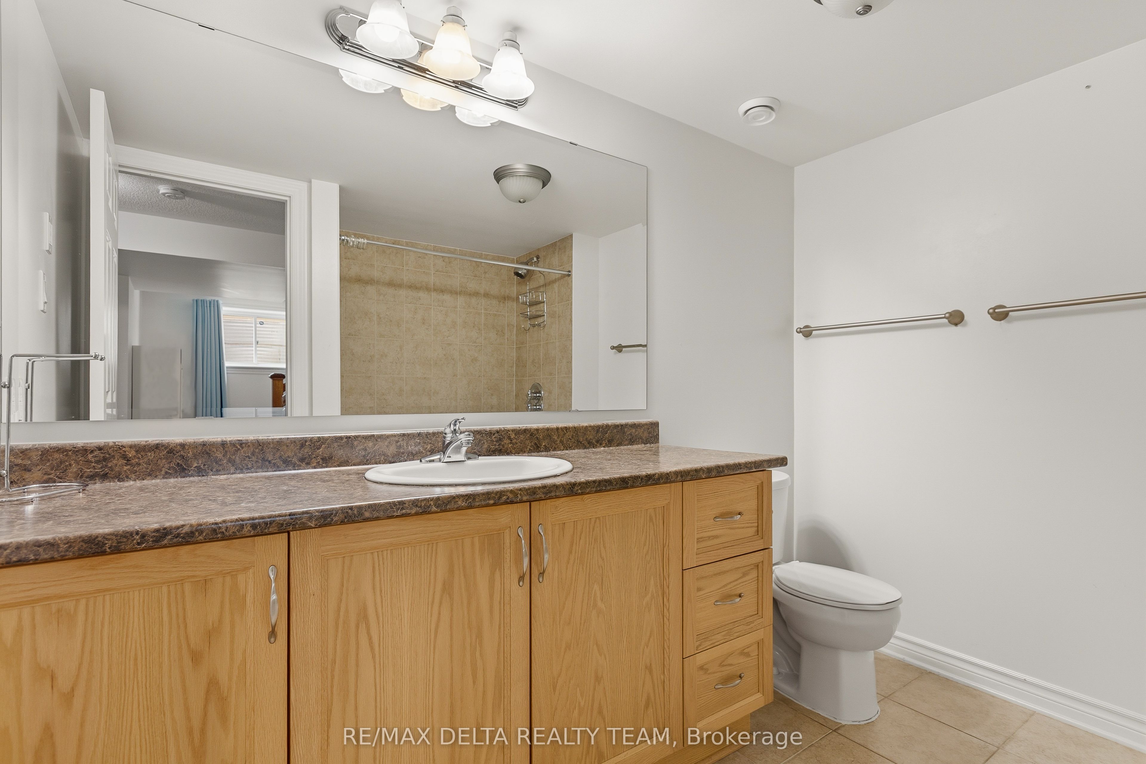 346 Farincourt Crescent Property Photo 22