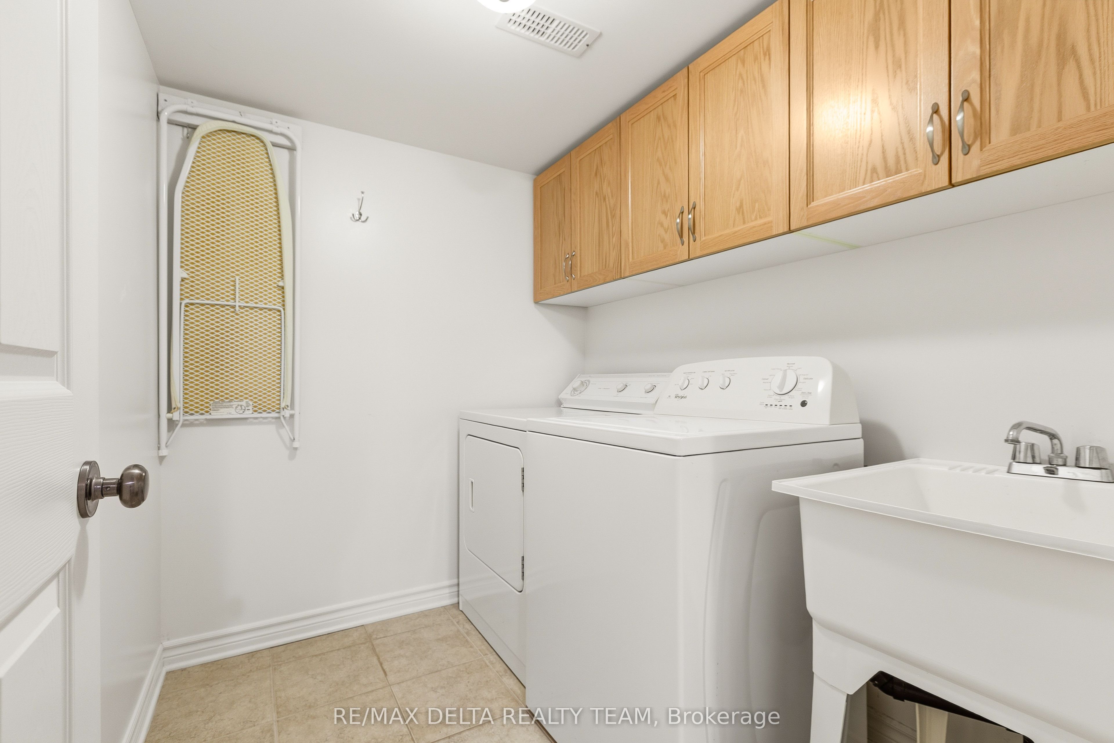 346 Farincourt Crescent Property Photo 24