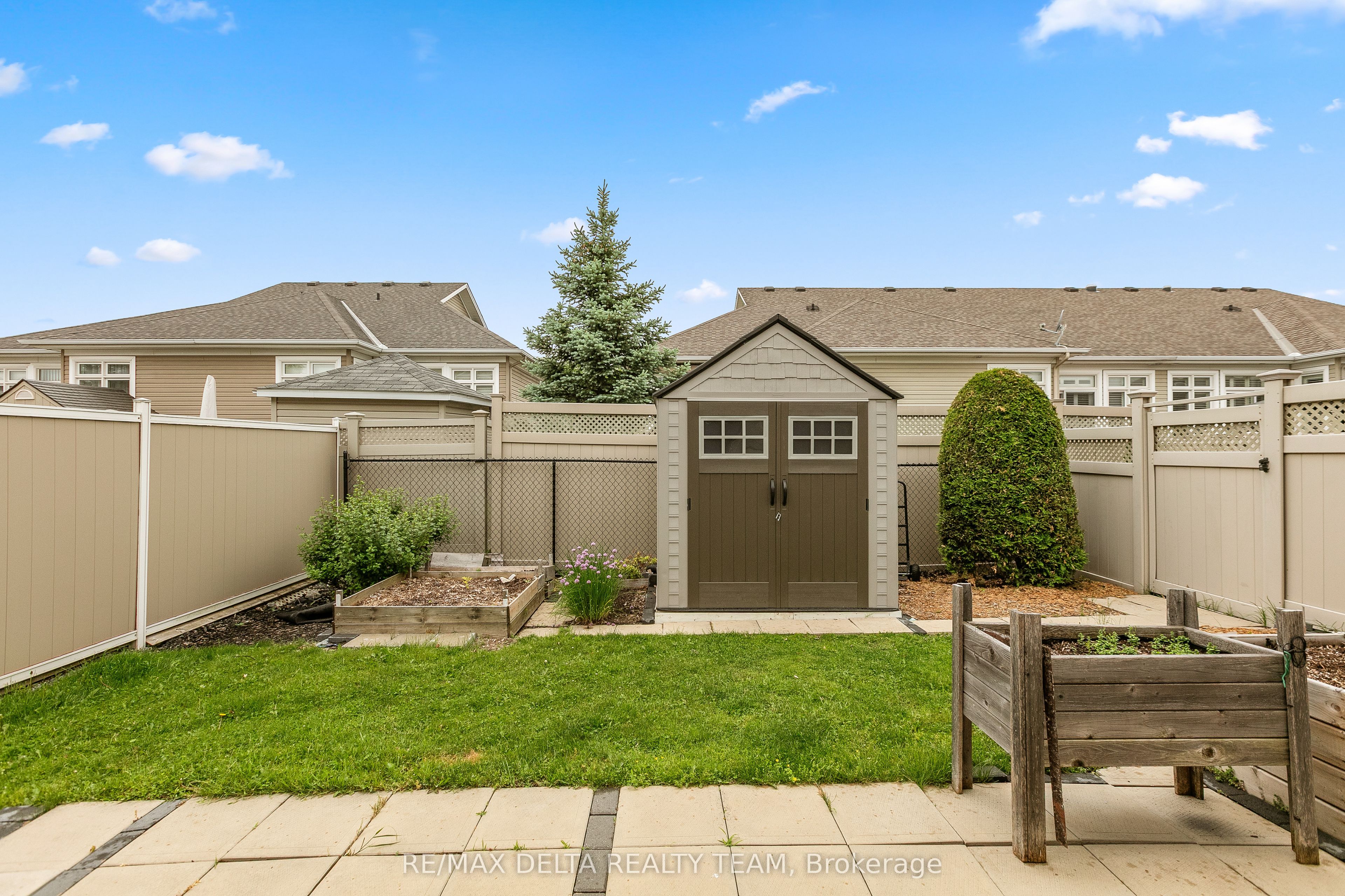 346 Farincourt Crescent Property Photo 27