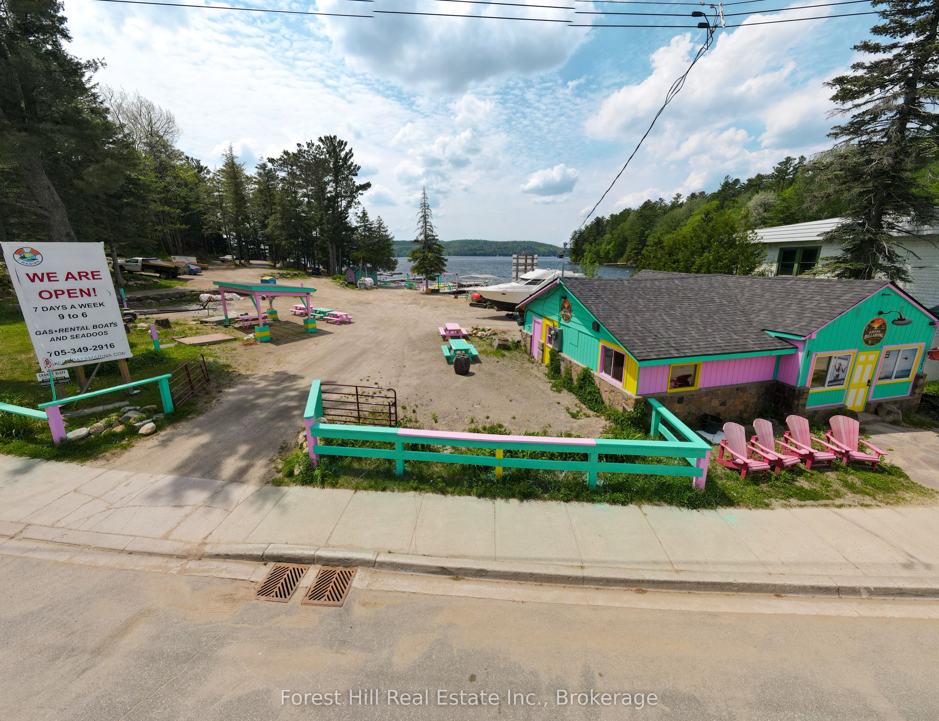 1092 Main Street Property Photo 6