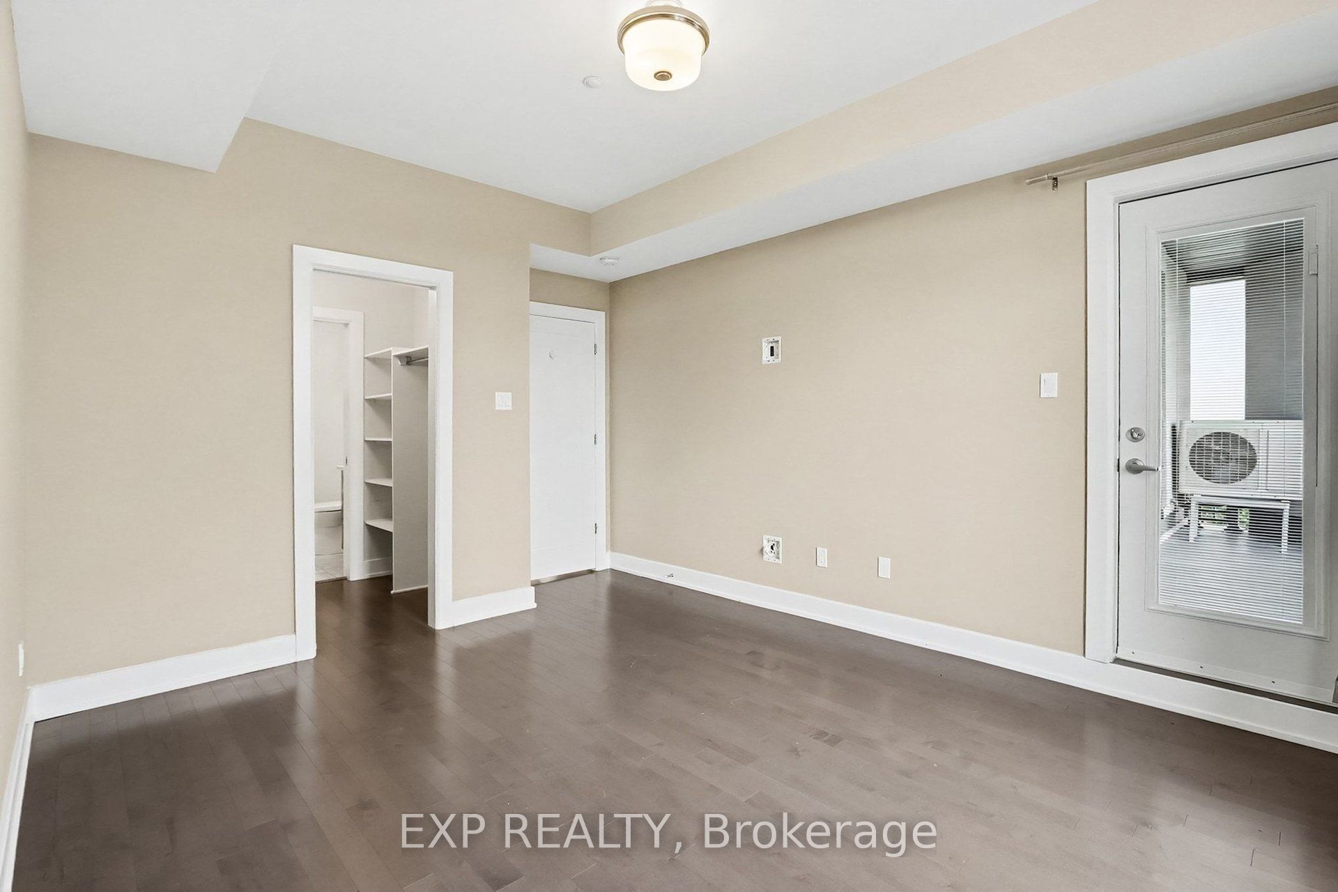 615 Longfields Drive 405 Property Photo 12