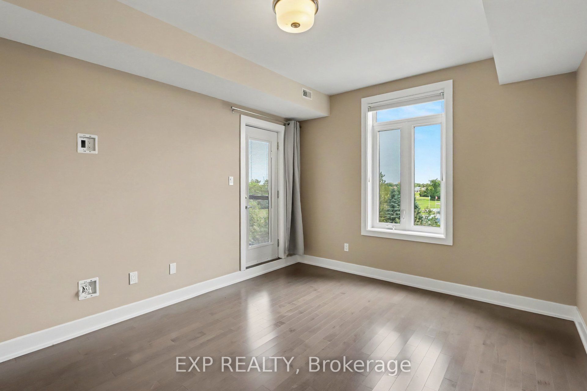 615 Longfields Drive 405 Property Photo 13