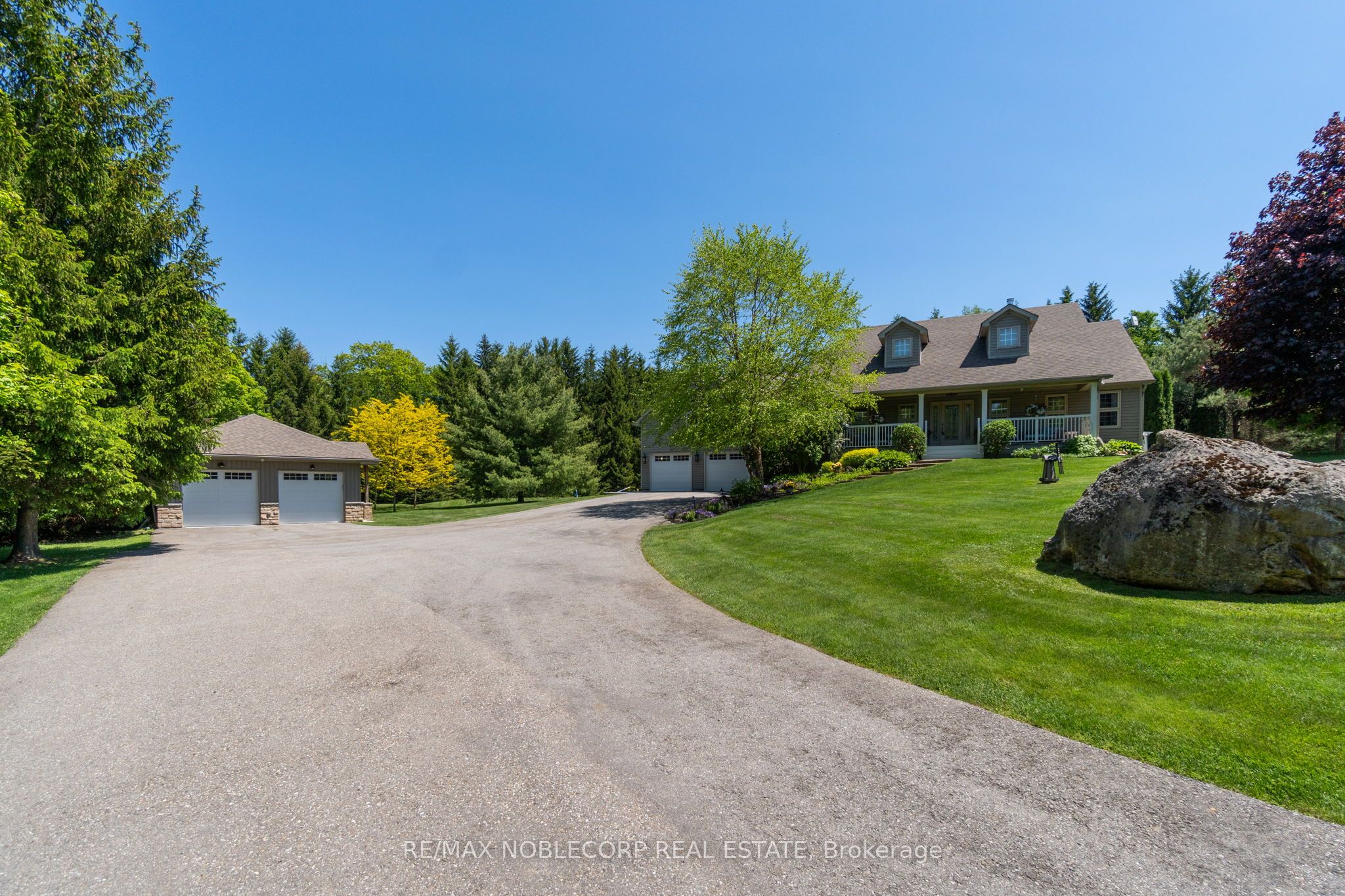 793073 3rd Line Property Photo 3
