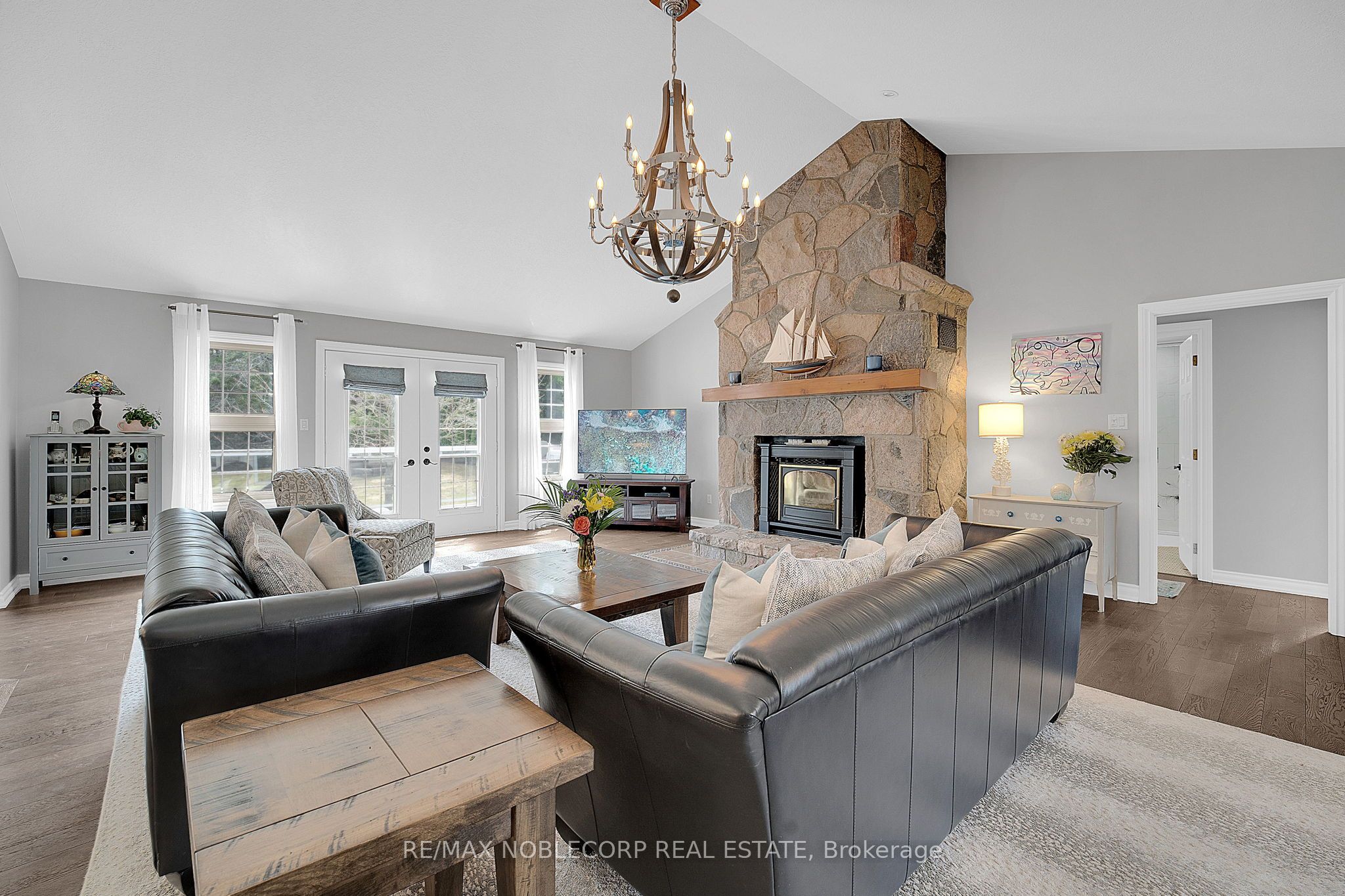793073 3rd Line Property Photo 13