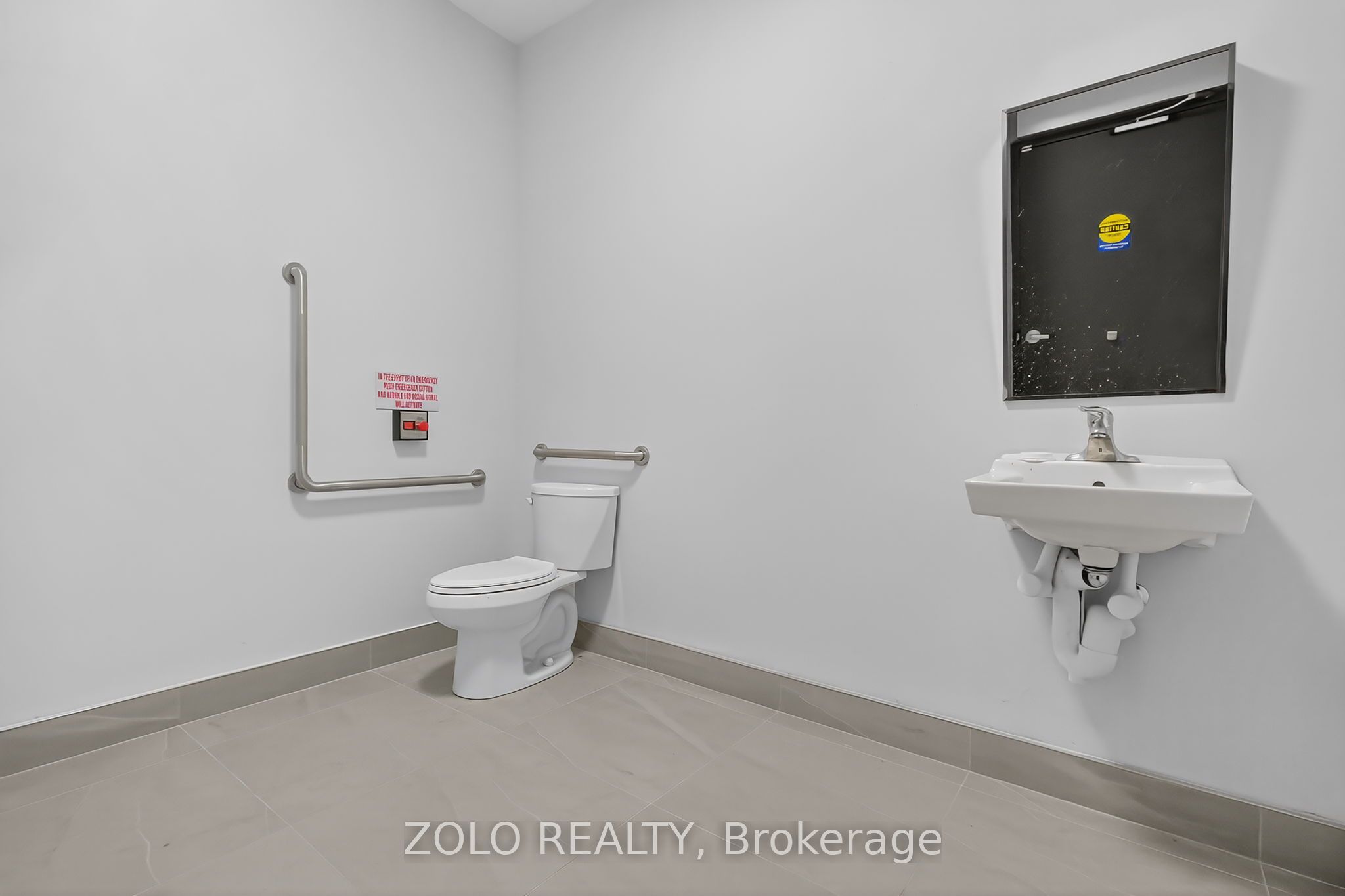 206 Wellington Street Office A Property Photo 6