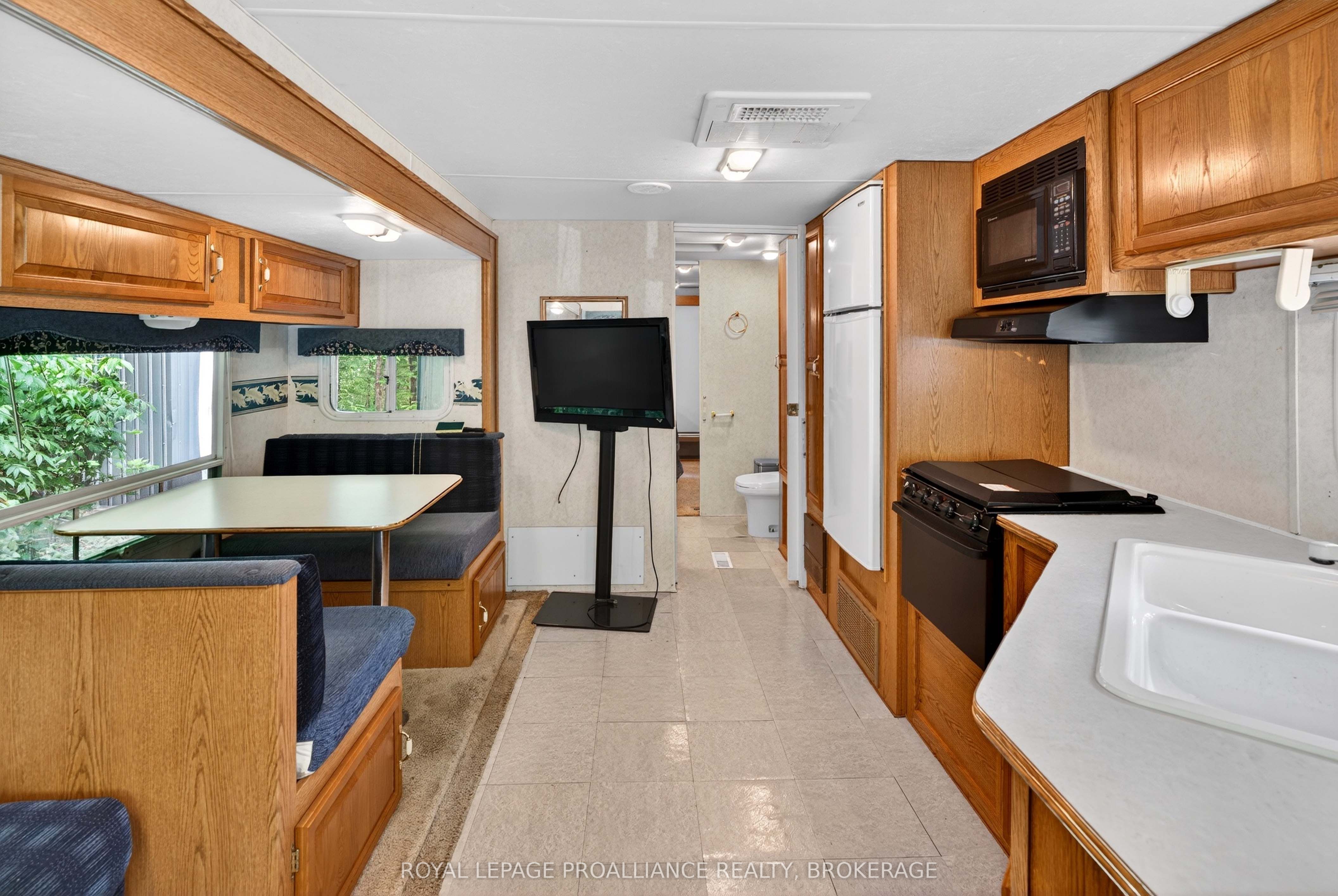 9 Glenford Lane 33 Property Photo 10