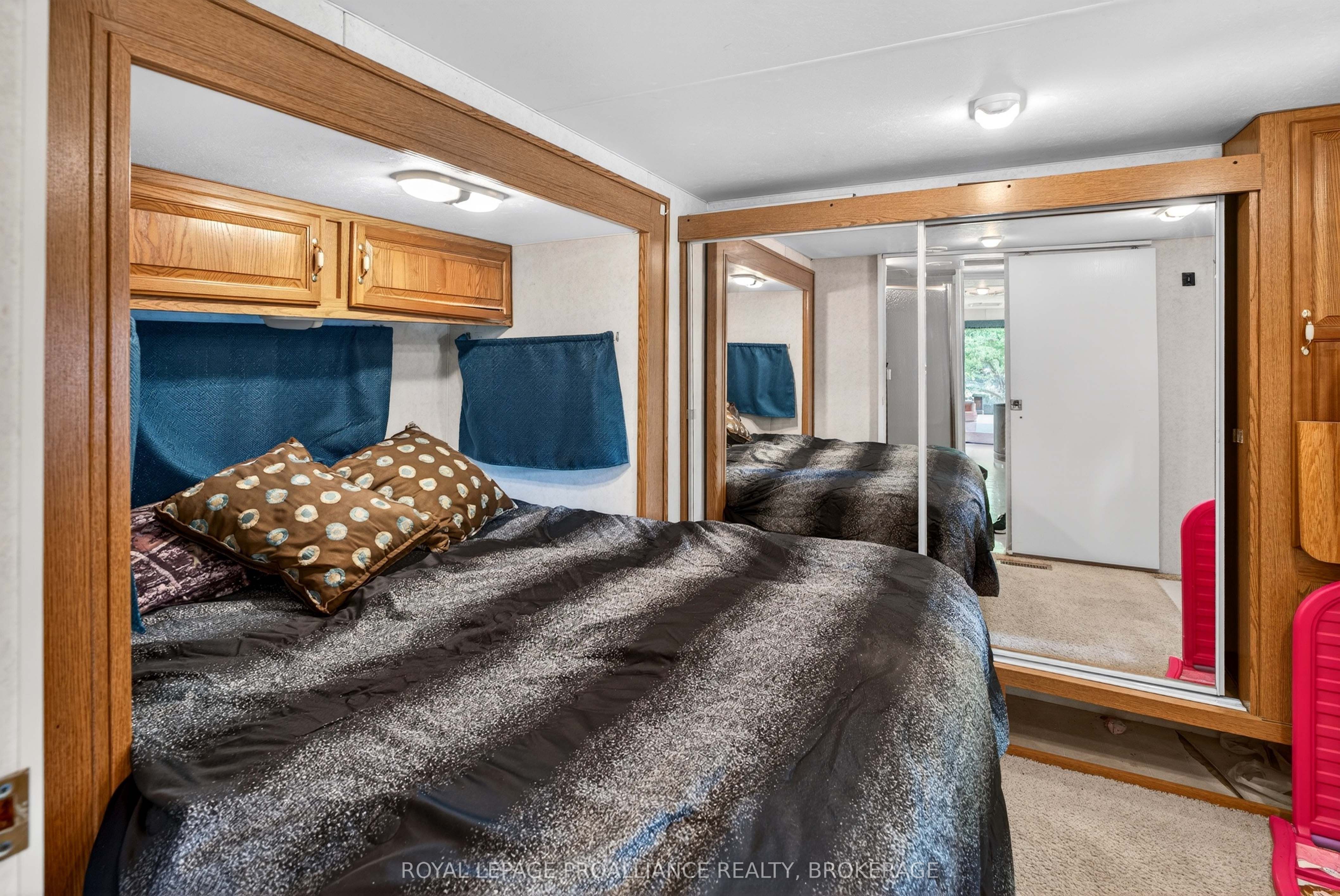 9 Glenford Lane 33 Property Photo 12