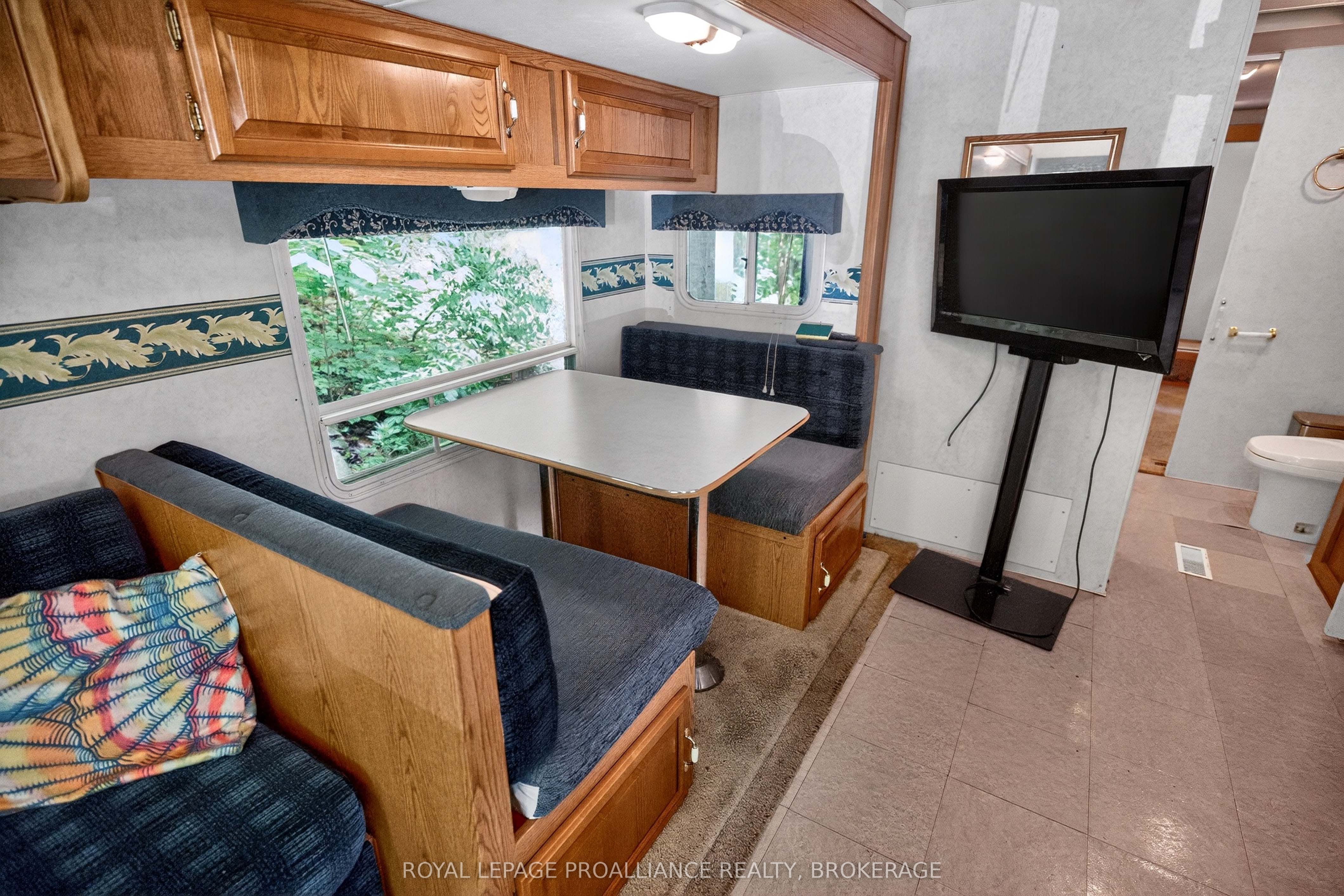 9 Glenford Lane 33 Property Photo 18