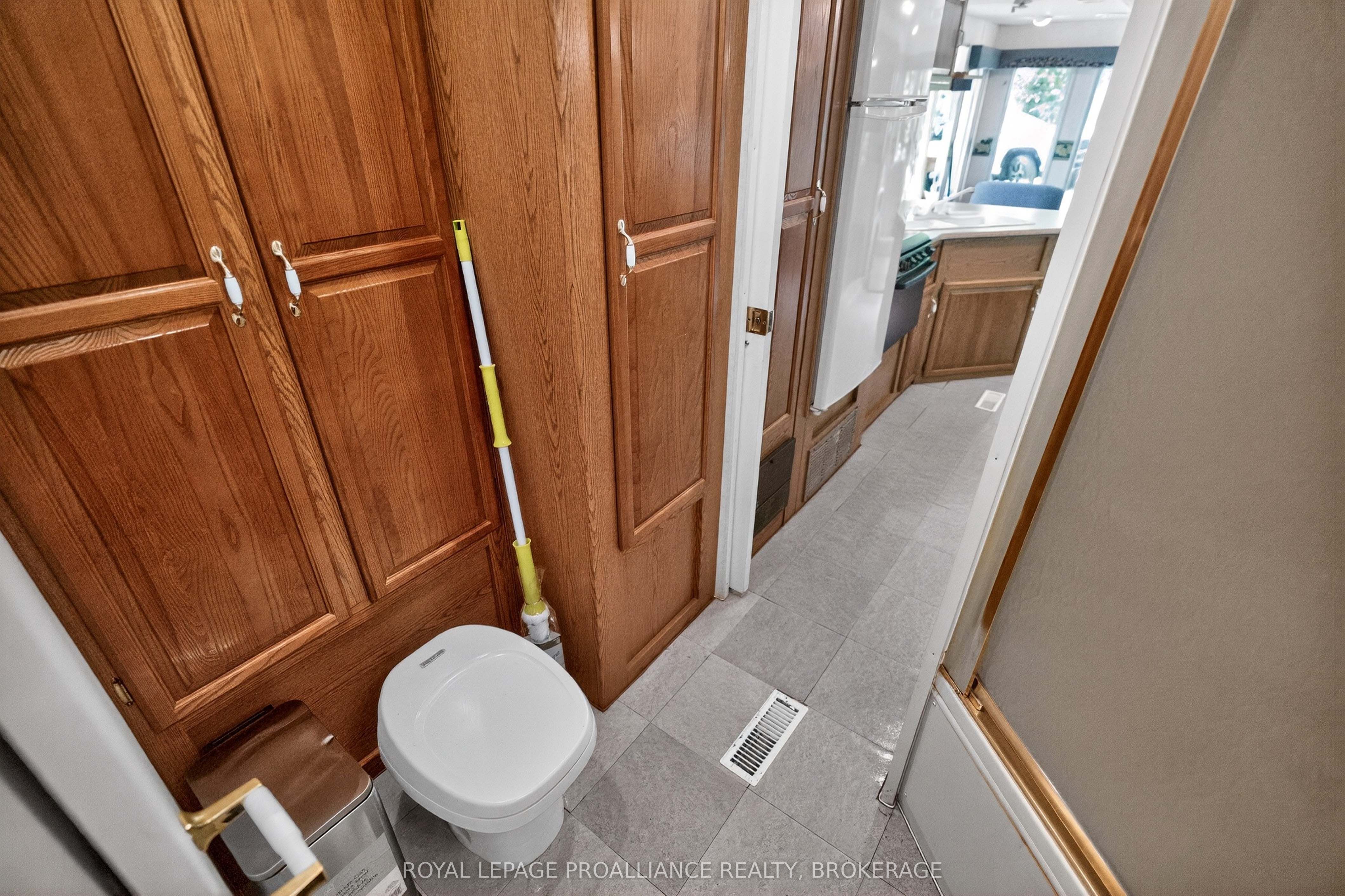9 Glenford Lane 33 Property Photo 21