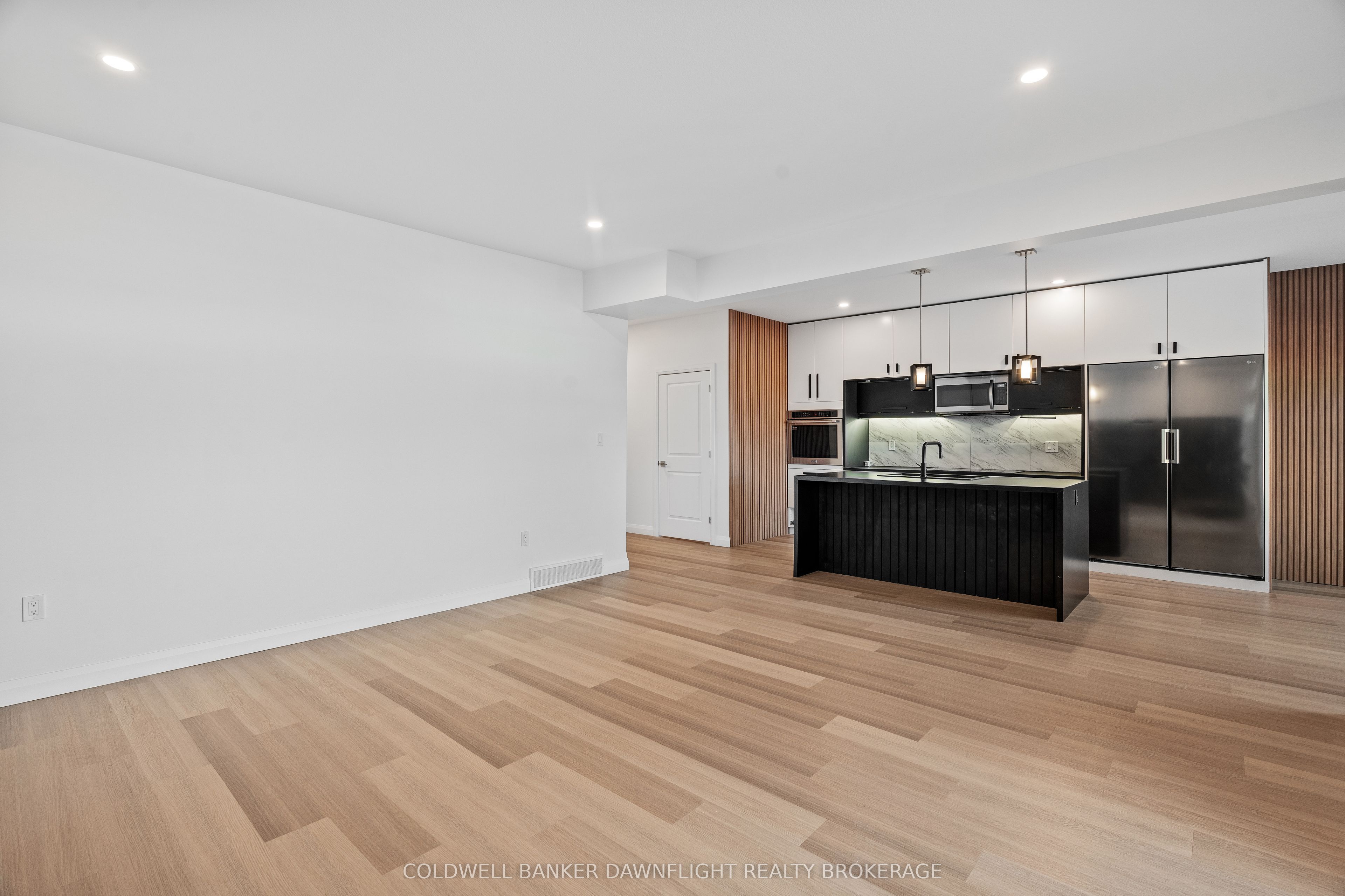 592 Albert Street Property Photo 19