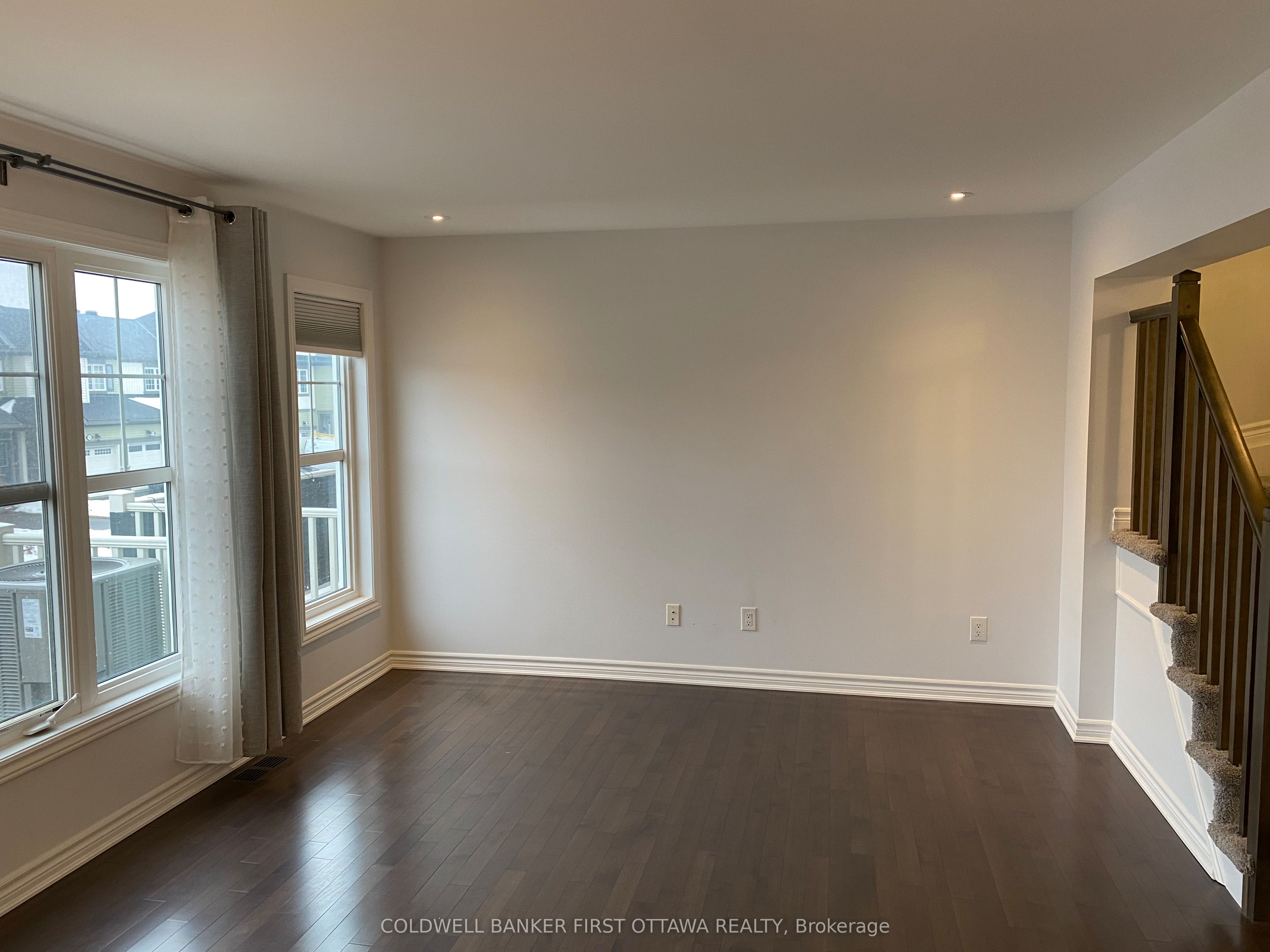 793 Mayfly Crescent Property Photo 7