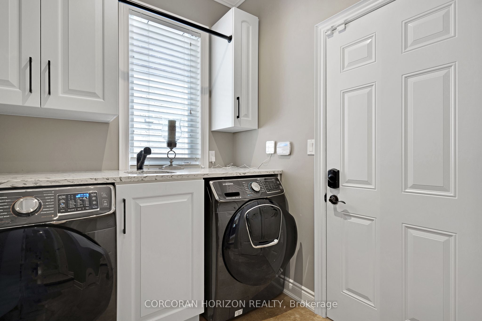 258 Edgewater Crescent 8 Property Photo 21