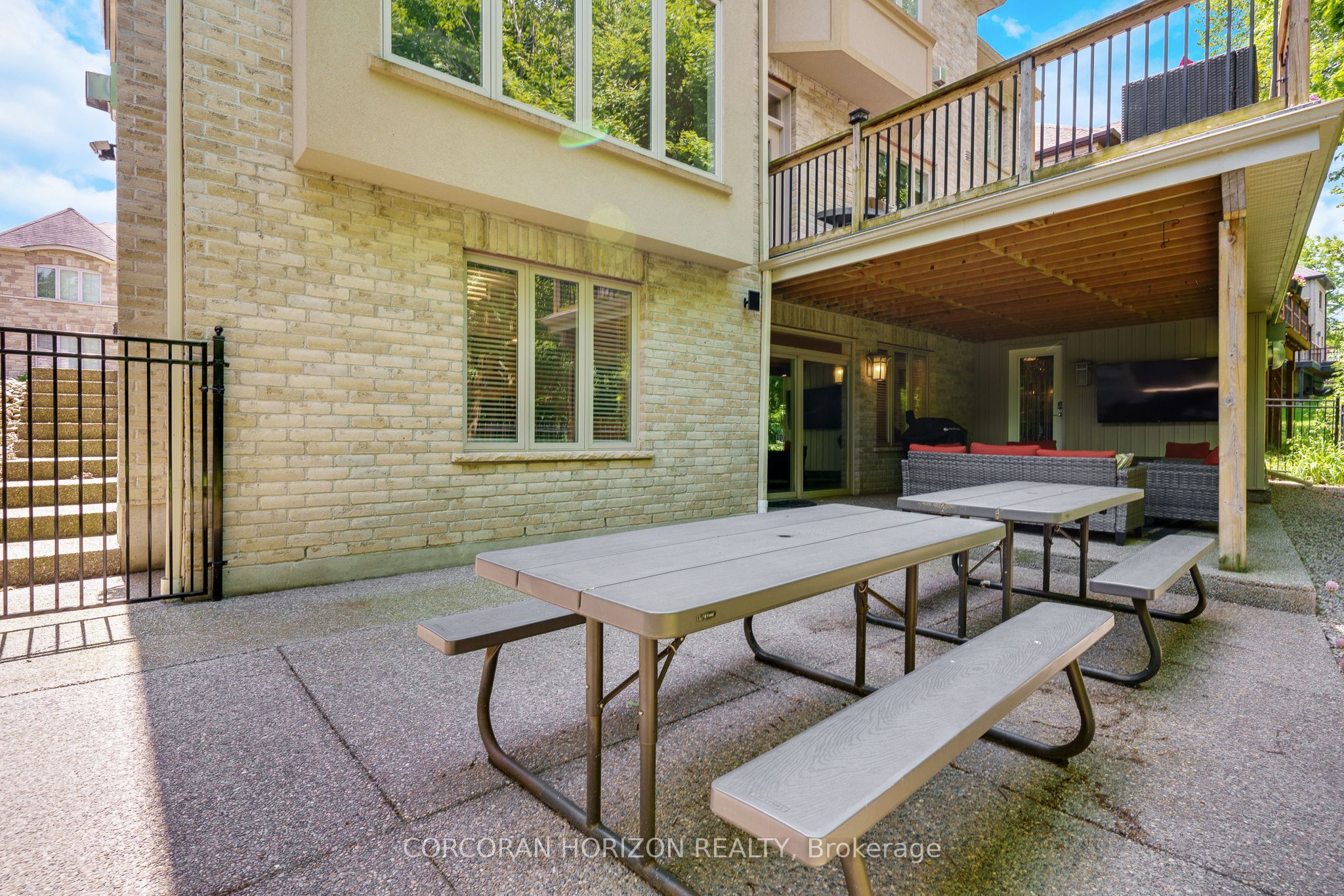 258 Edgewater Crescent 8 Property Photo 46