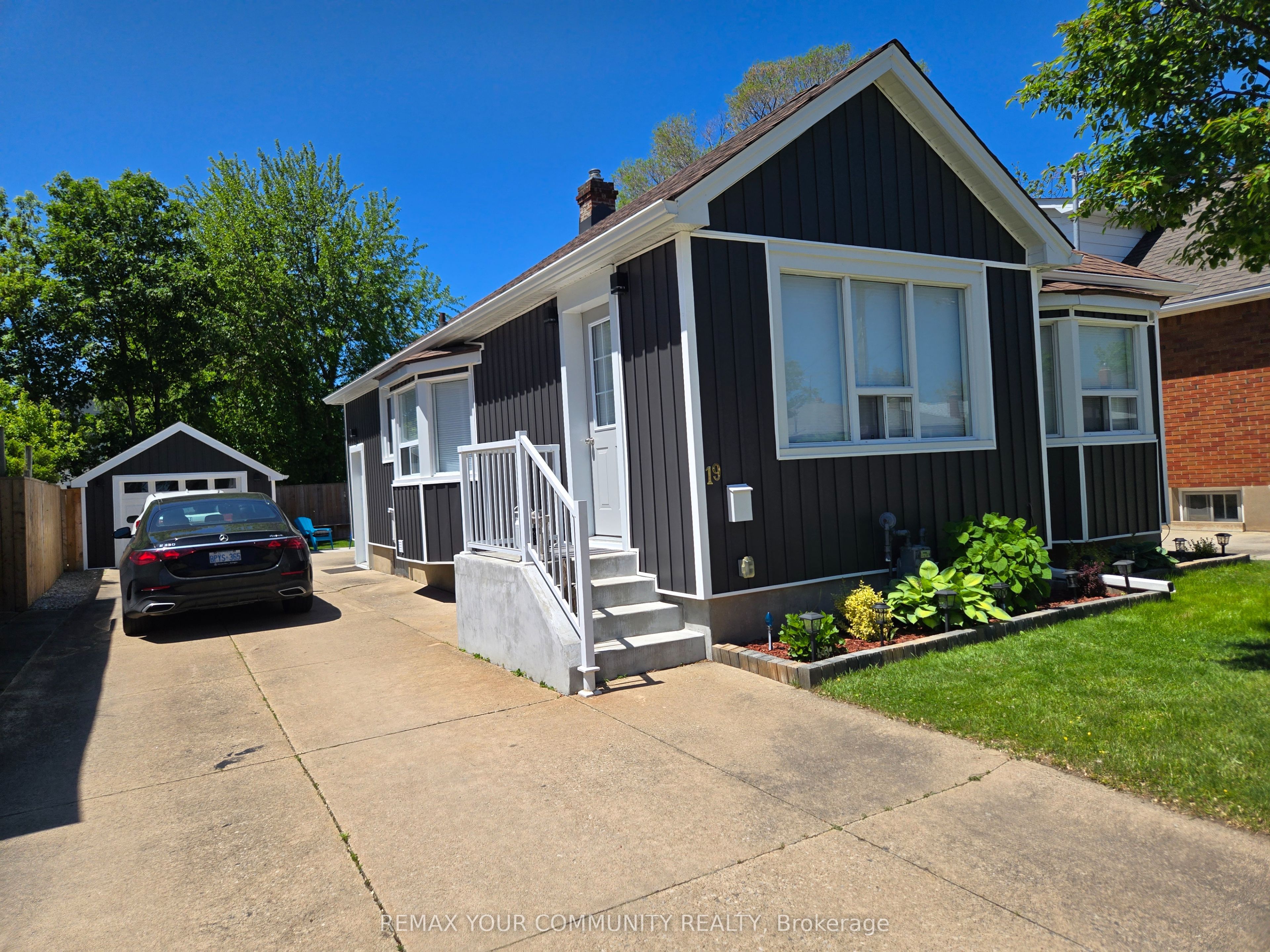 19 Ormonde Avenue Property Photo 2