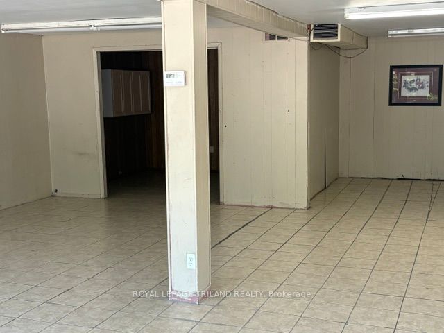 393 Talbot Street E Property Photo 5