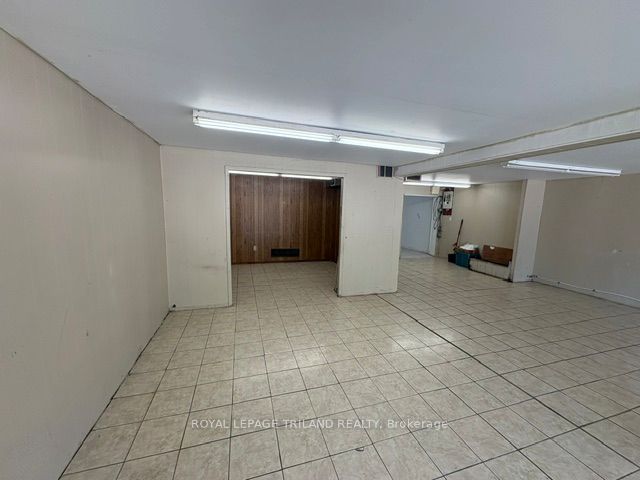 393 Talbot Street E Property Photo 7