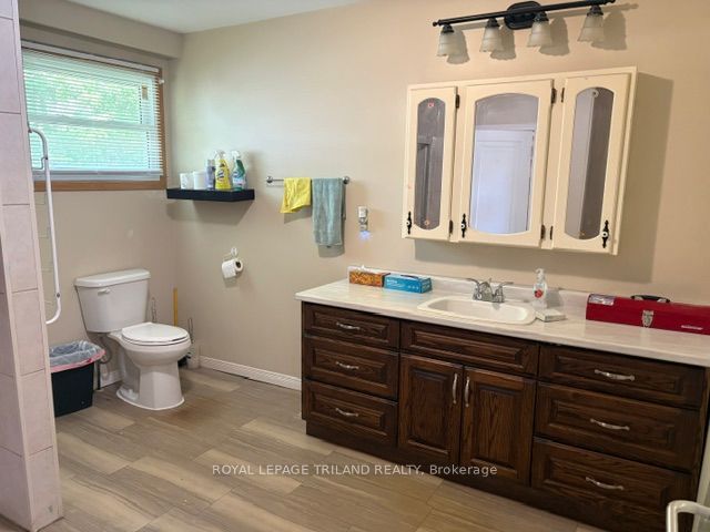 393 Talbot Street E Property Photo 14