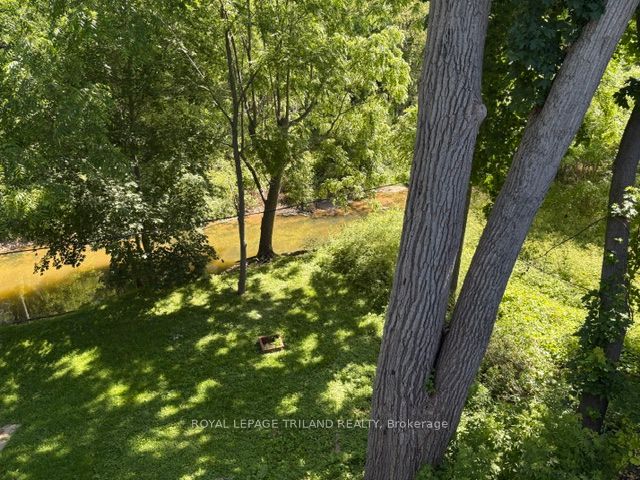 393 Talbot Street E Property Photo 18