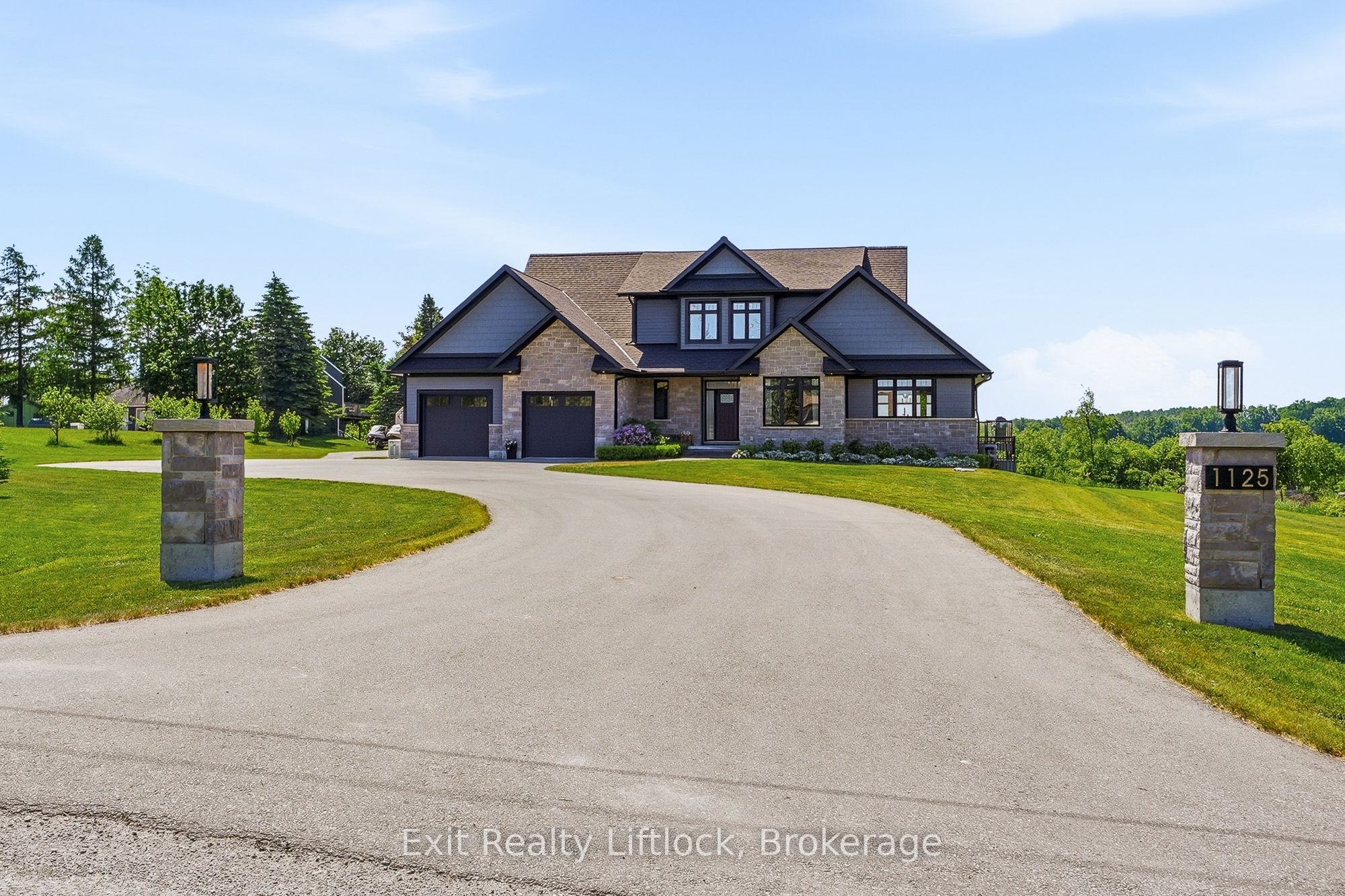 1125 Deyell Line Property Photo 1