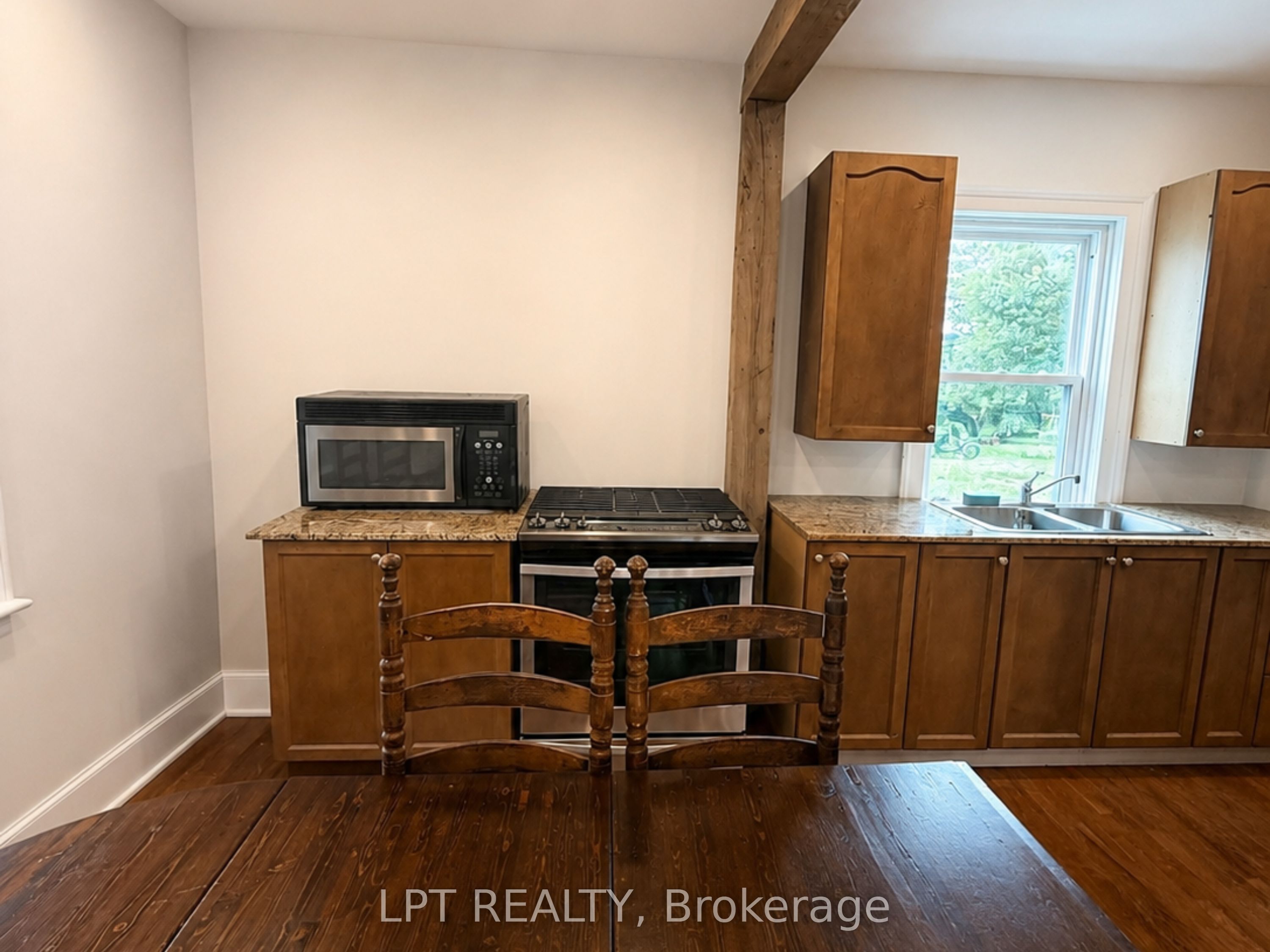 263 Glenarm Road Property Photo 6