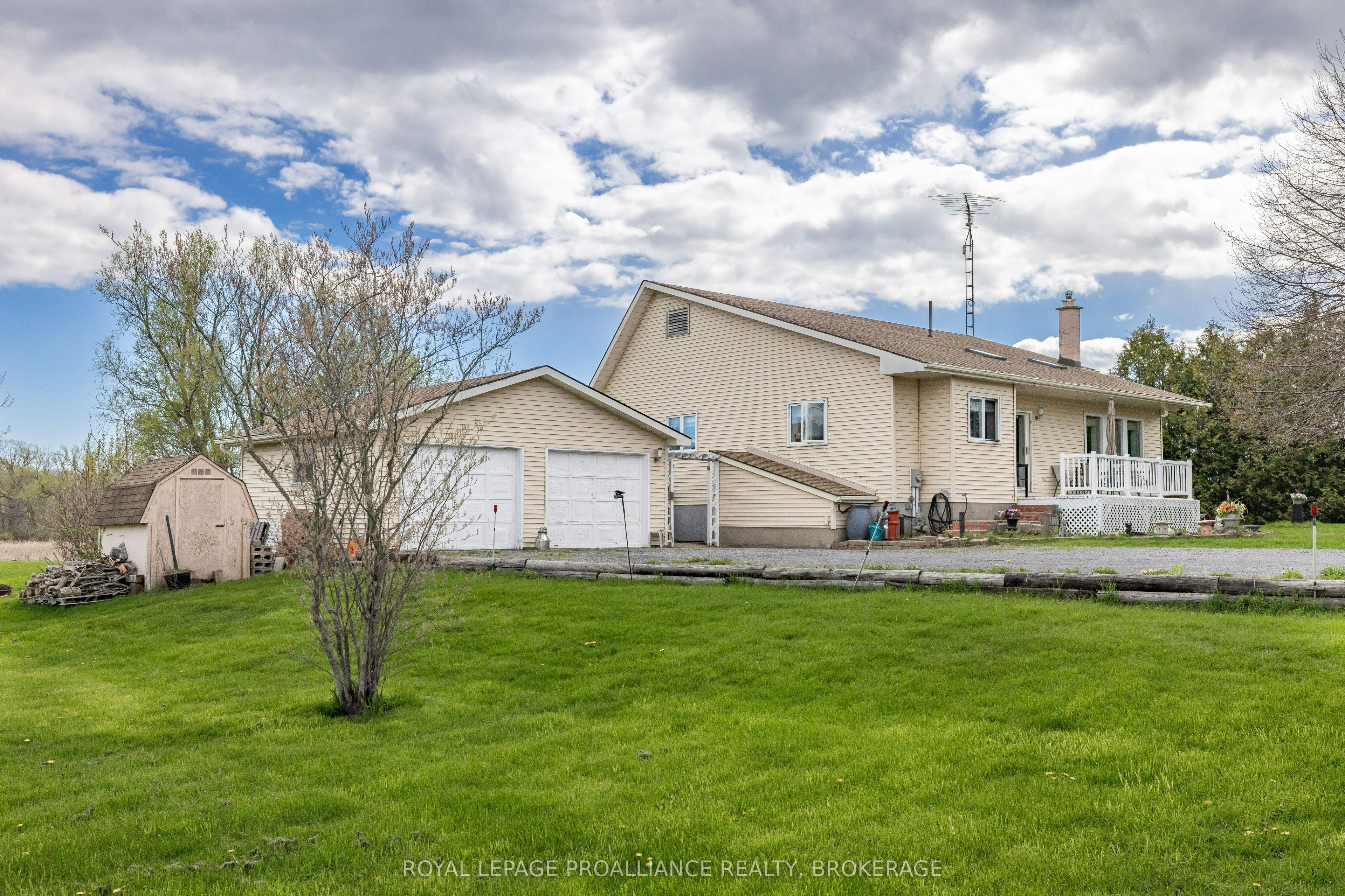 706 Spithead Road Property Photo 1