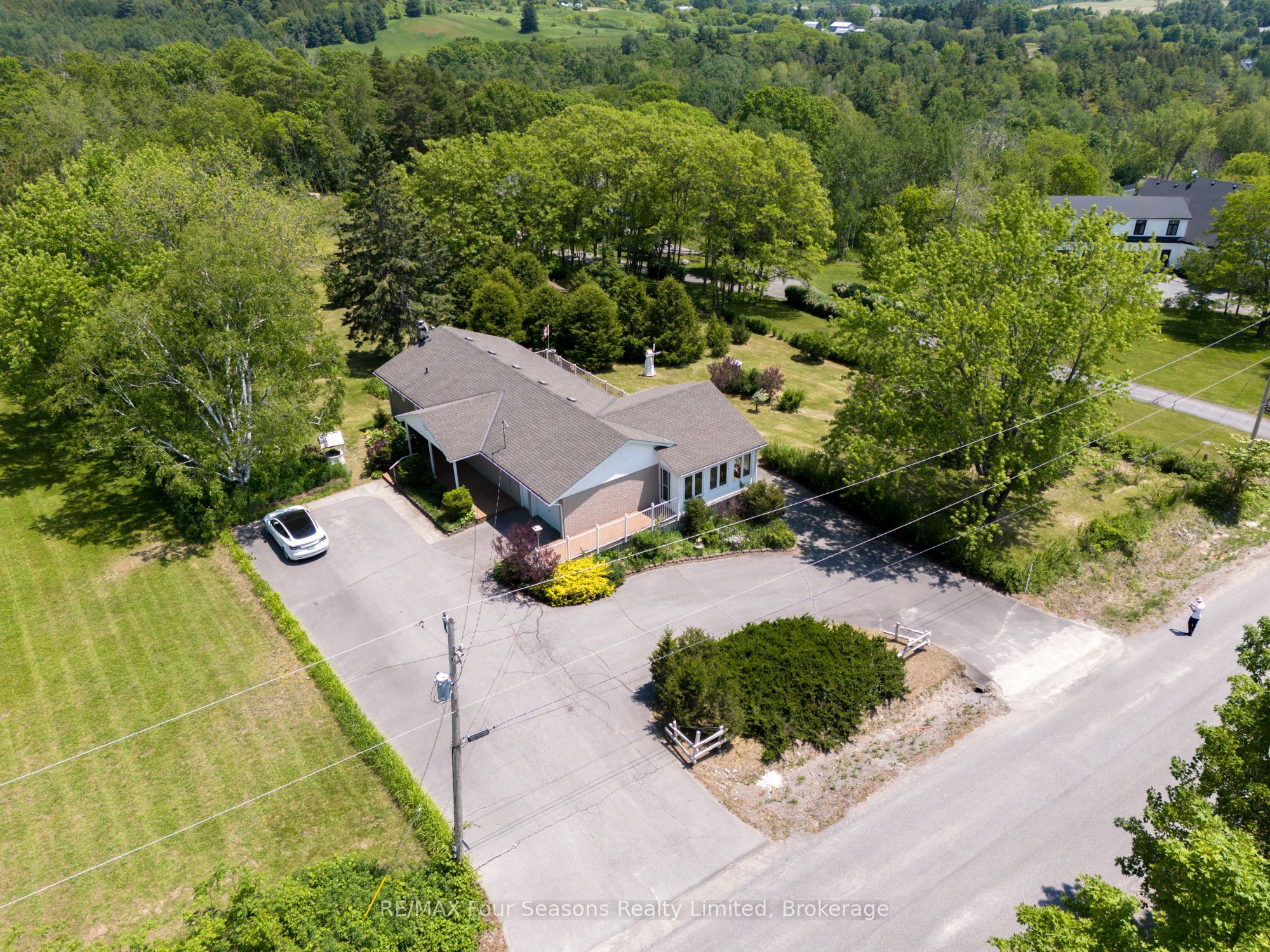 247 Jackson Drive Property Photo 3