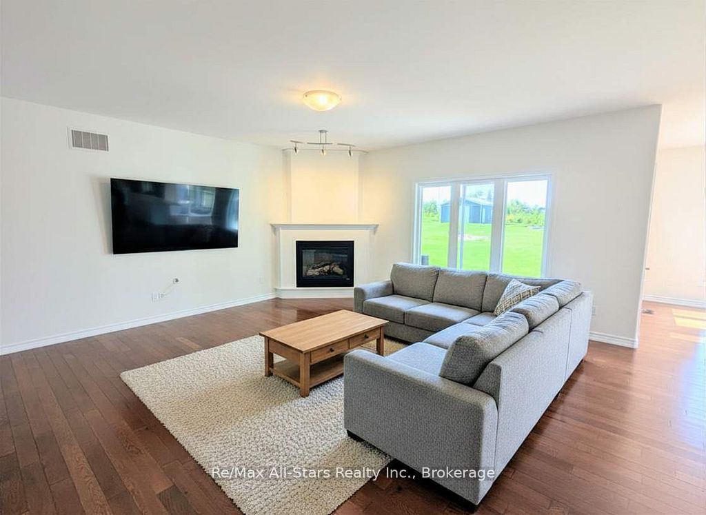 664 Bland Line Property Photo 6