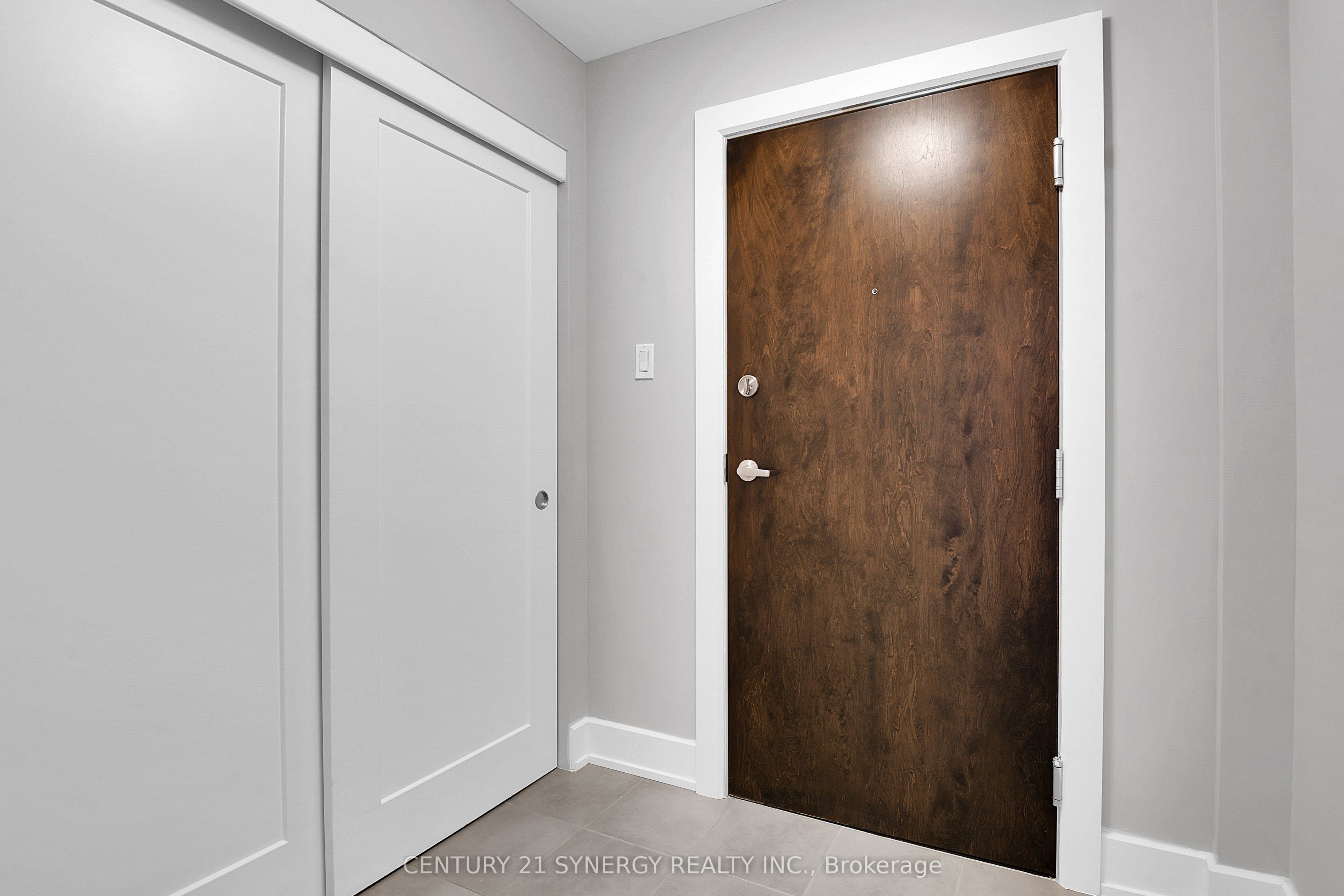615 Longfields Drive 201 Property Photo 10