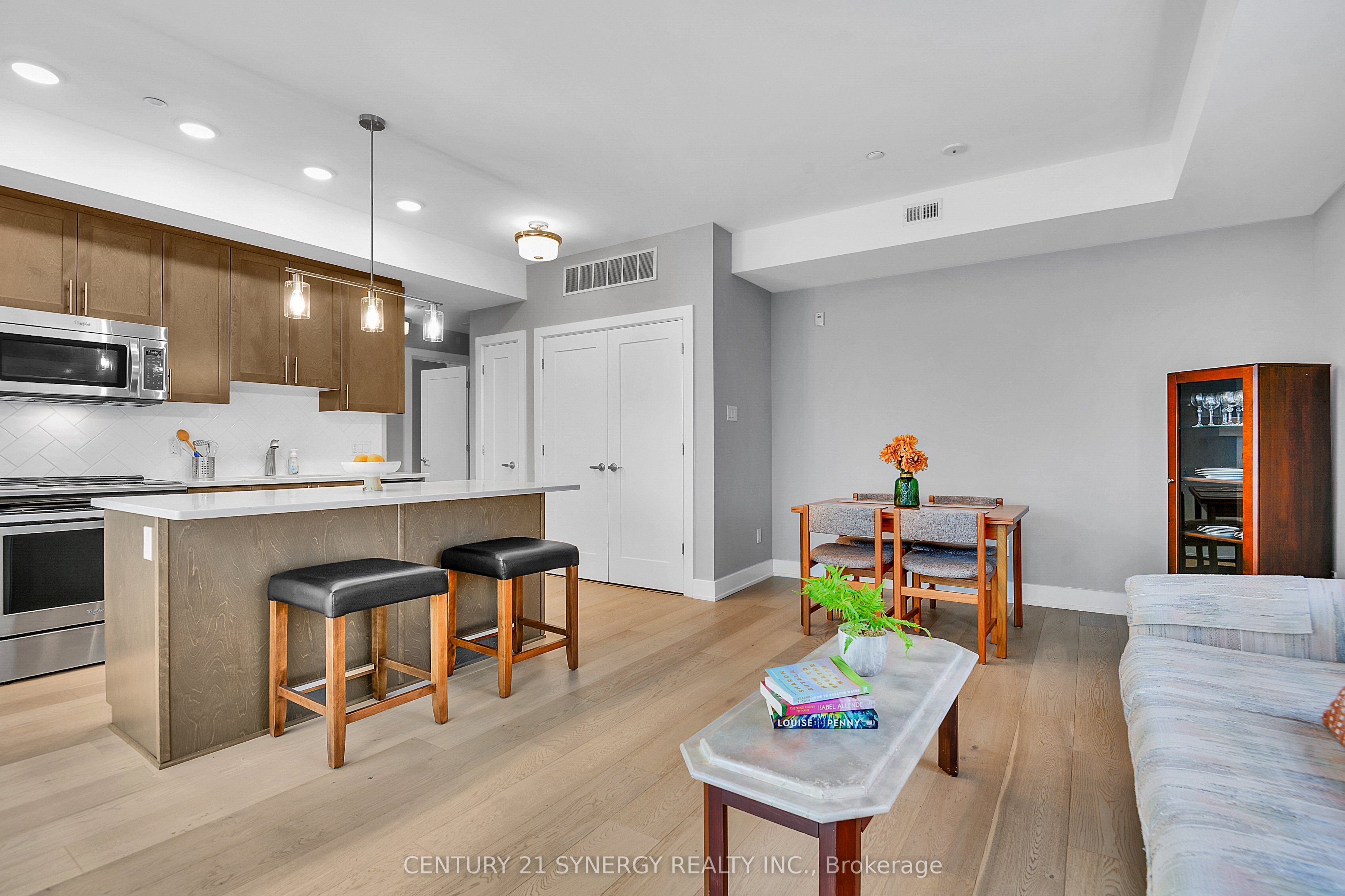 615 Longfields Drive 201 Property Photo 14