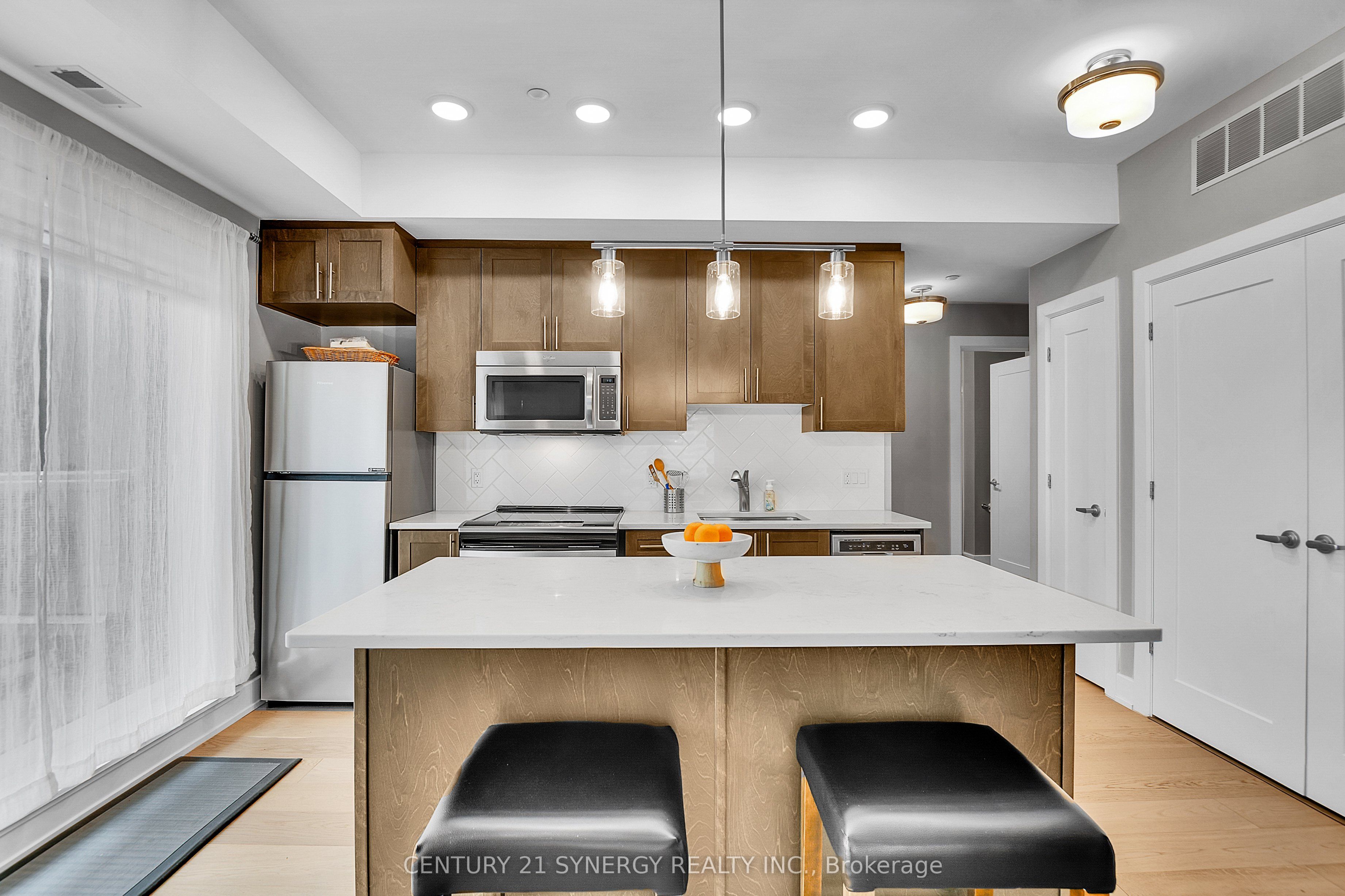 615 Longfields Drive 201 Property Photo 18