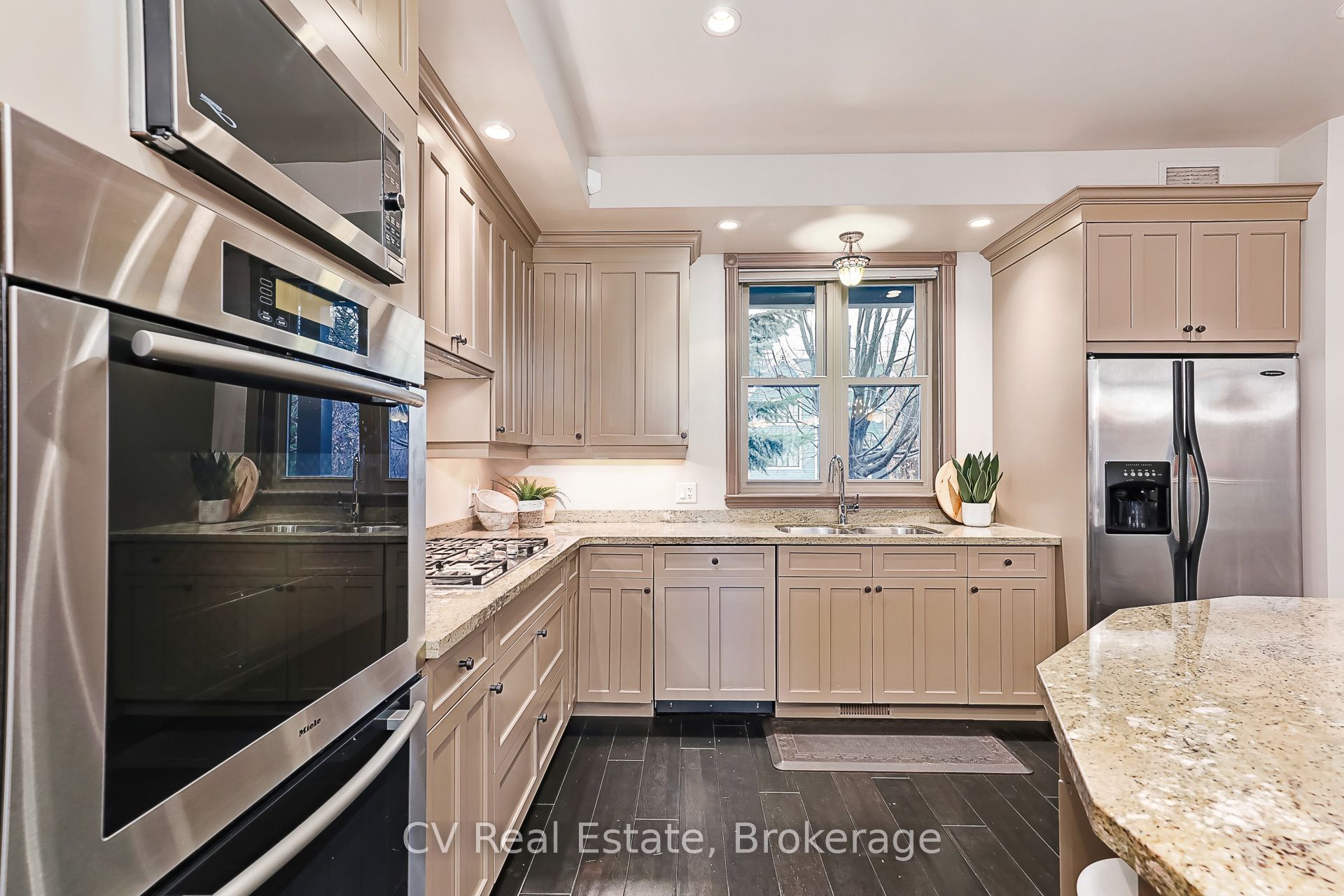 159 Snowbridge Way Property Photo 13