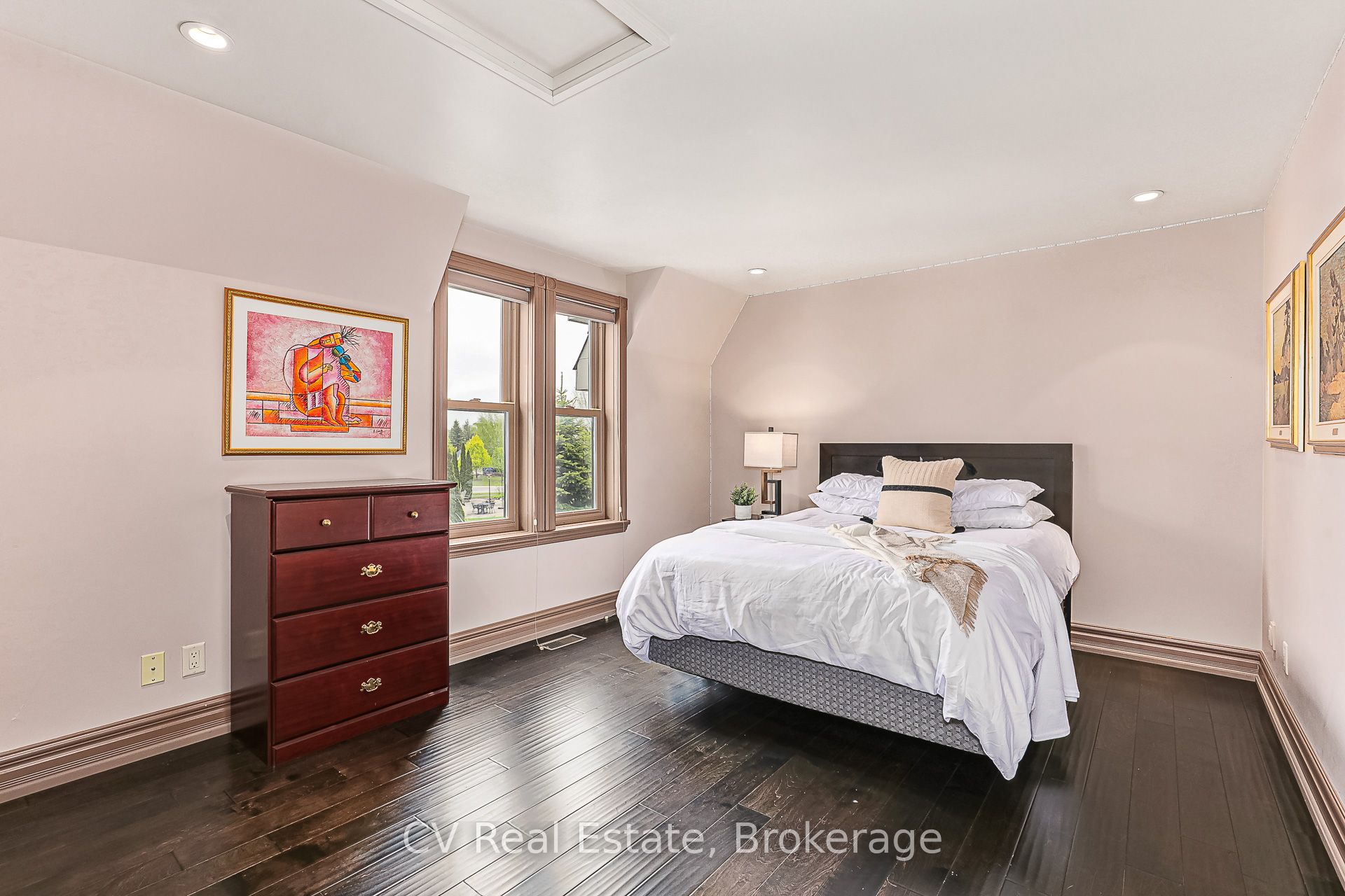 159 Snowbridge Way Property Photo 18