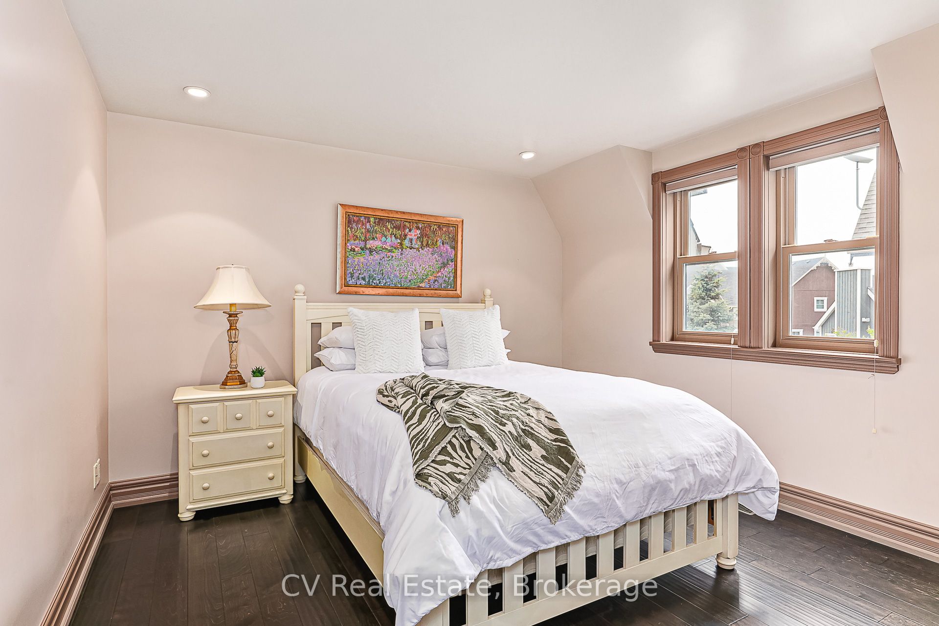 159 Snowbridge Way Property Photo 19