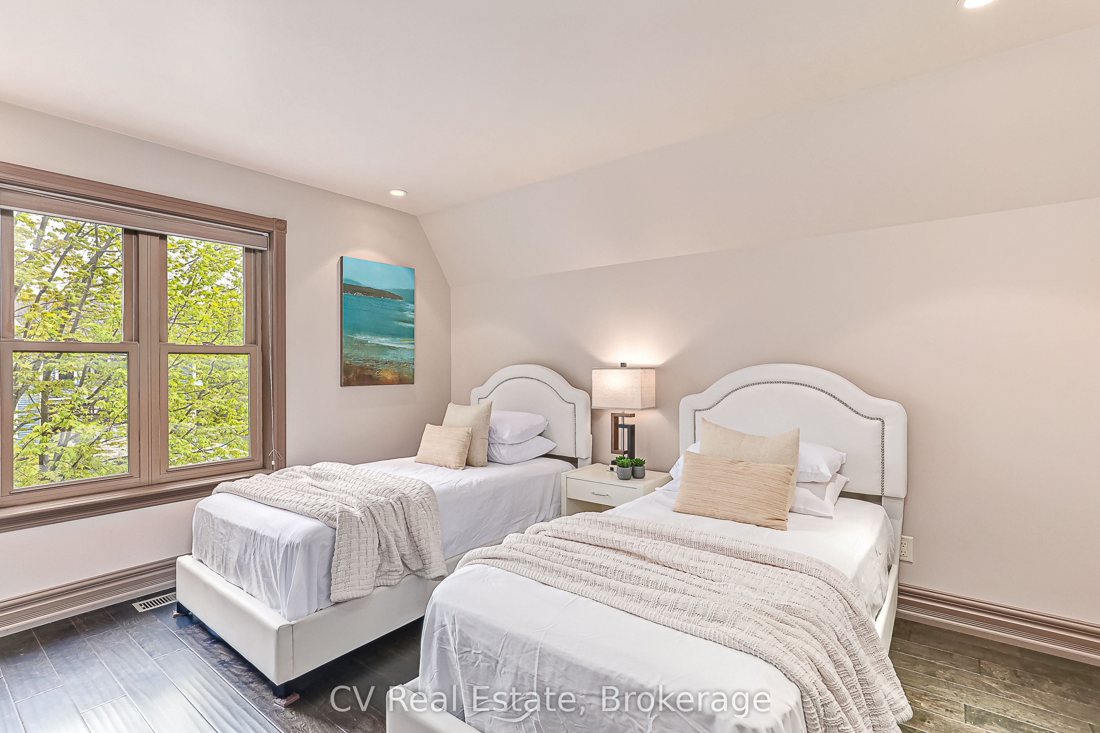 159 Snowbridge Way Property Photo 31