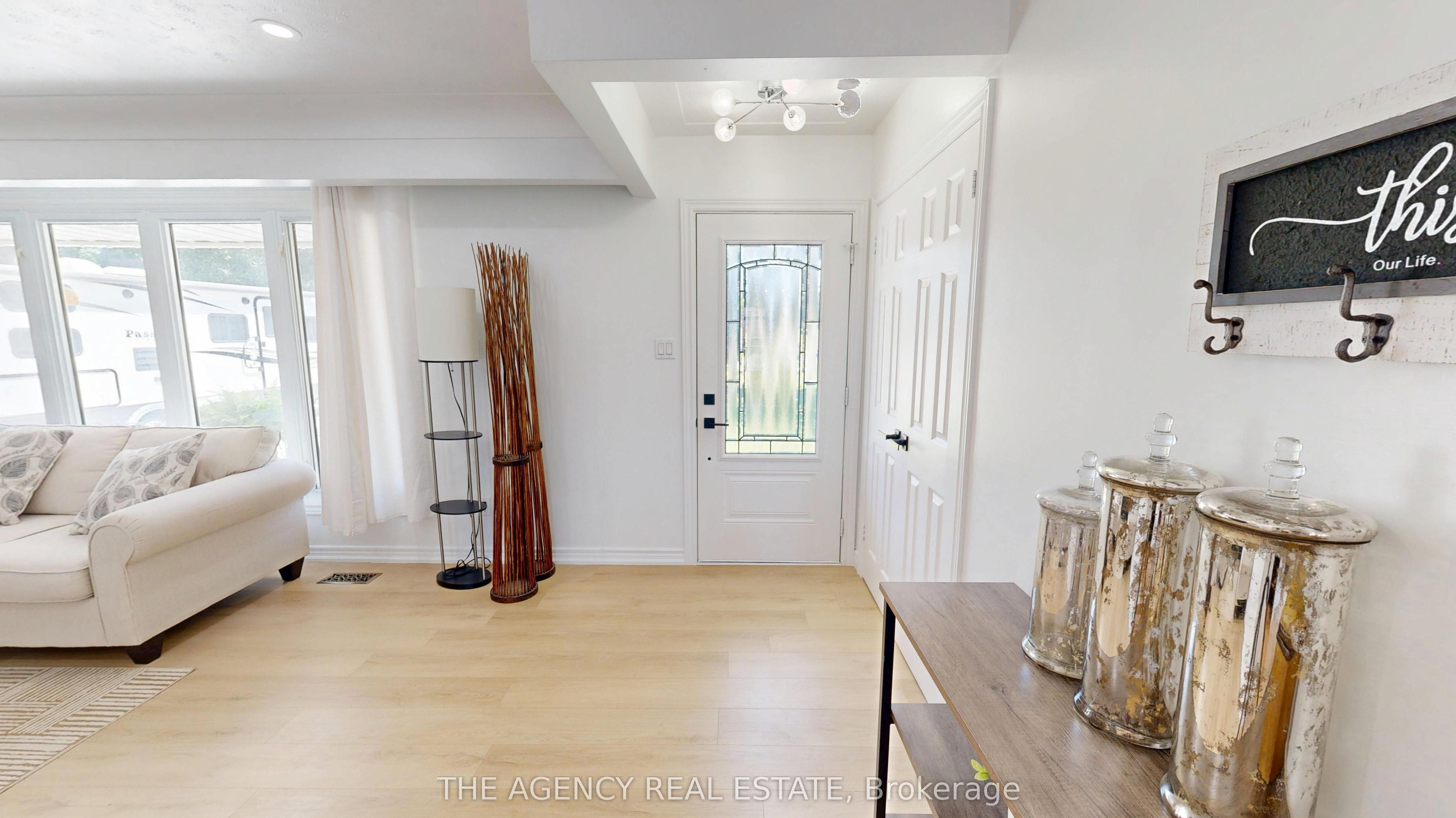 166 Fairview Avenue W Property Photo 6