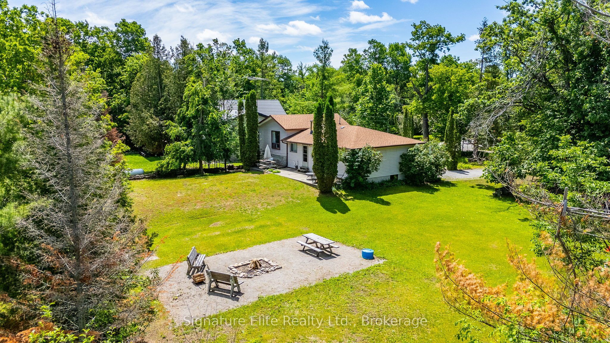 20 Camelot Place Property Photo 2