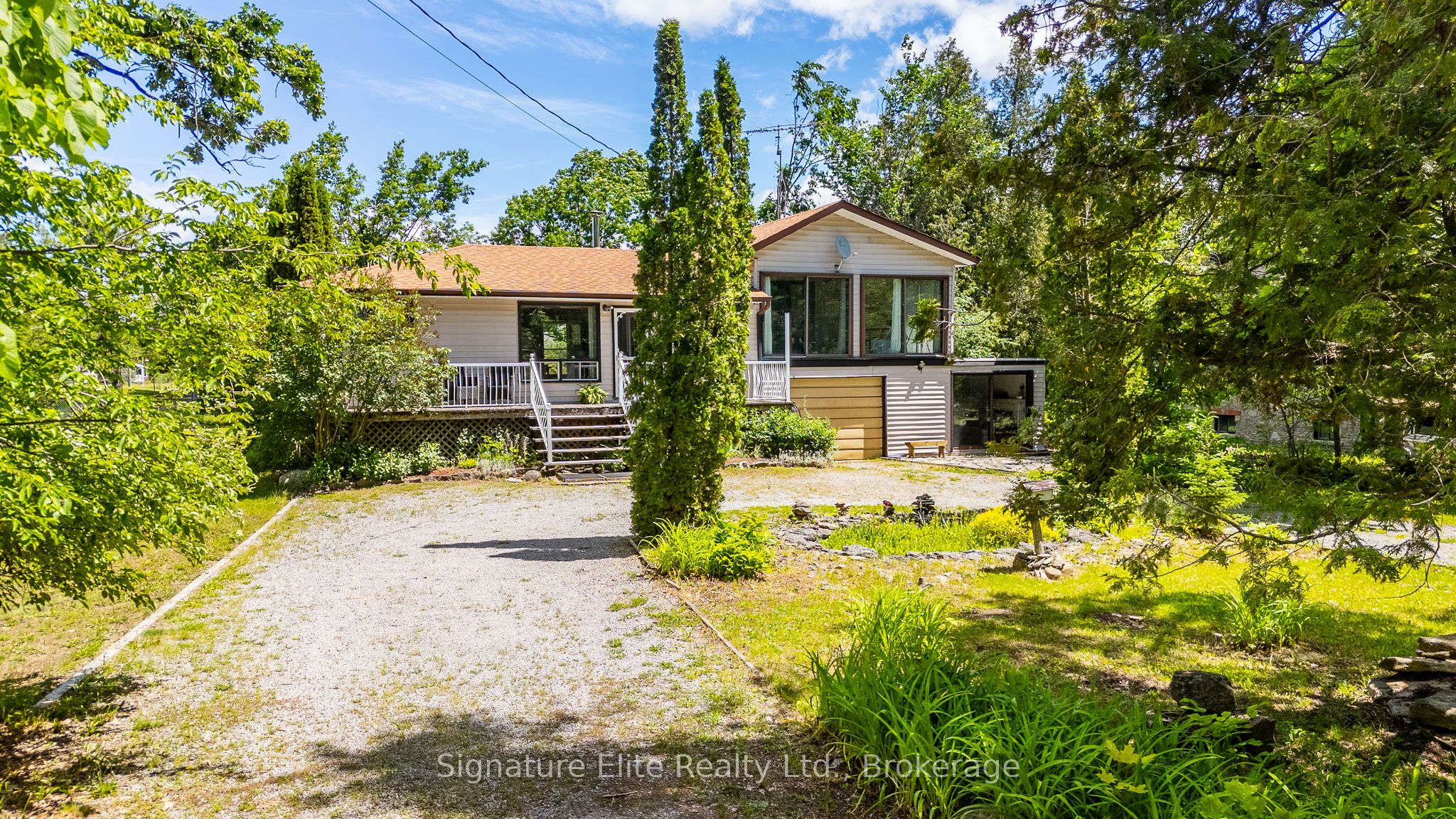 20 Camelot Place Property Photo 4