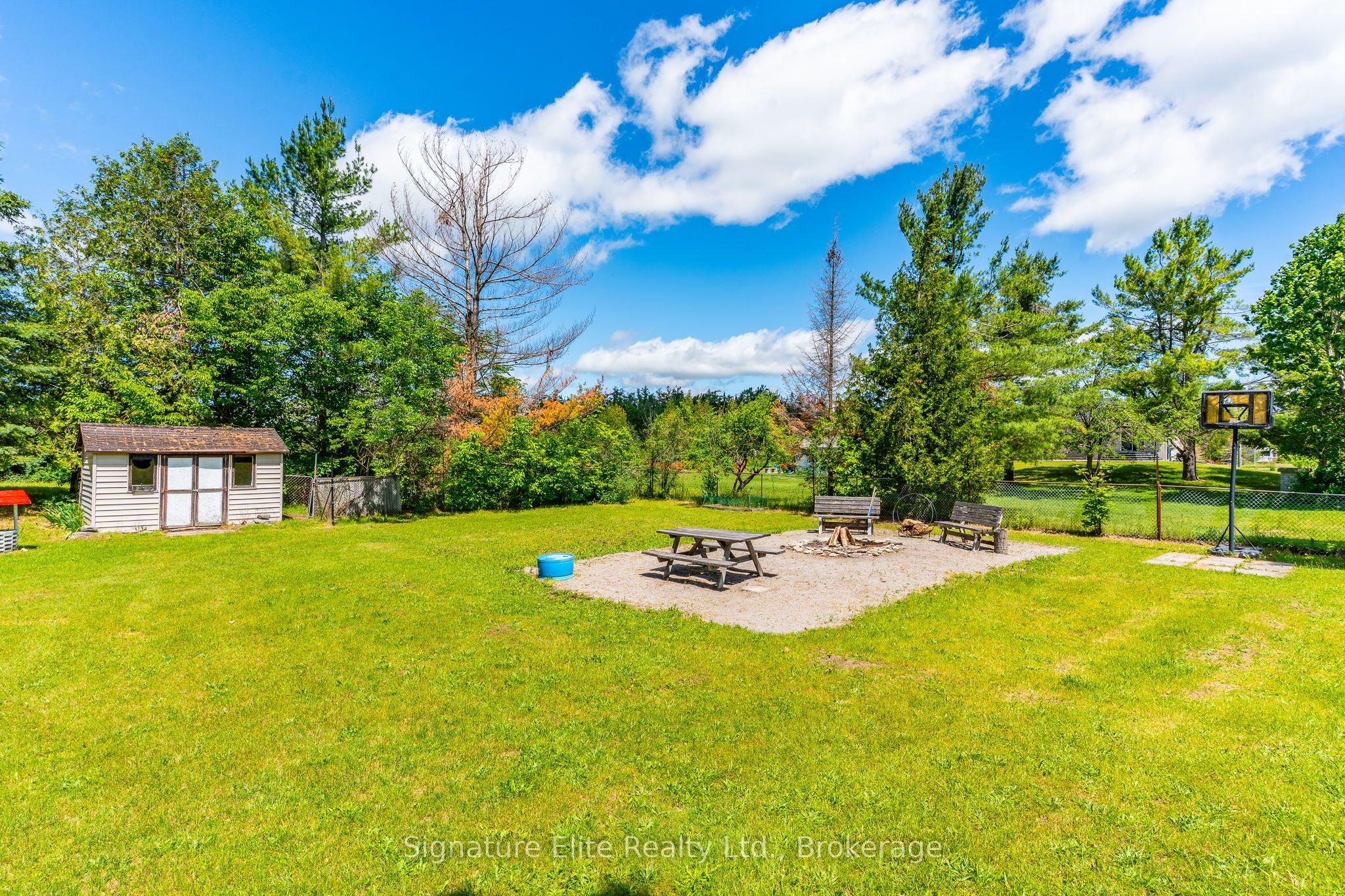20 Camelot Place Property Photo 32