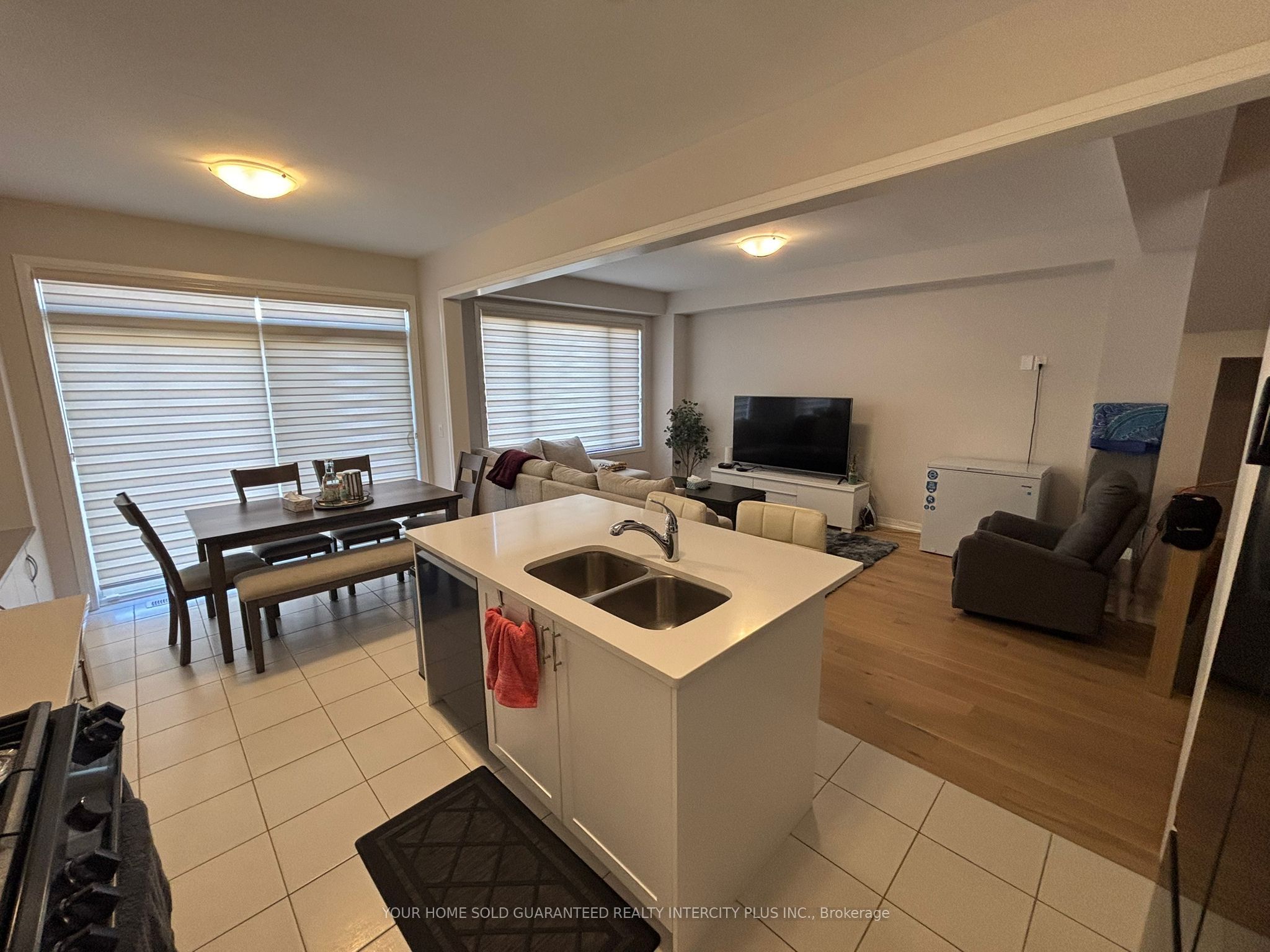 32 Crossmore Crescent Property Photo 4