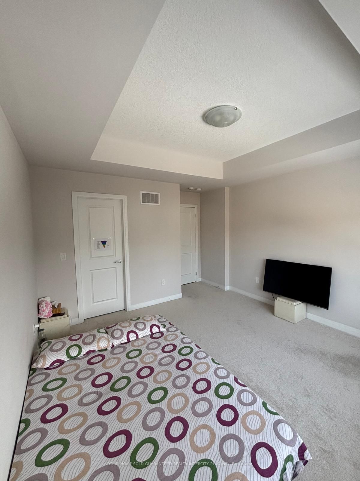 32 Crossmore Crescent Property Photo 6