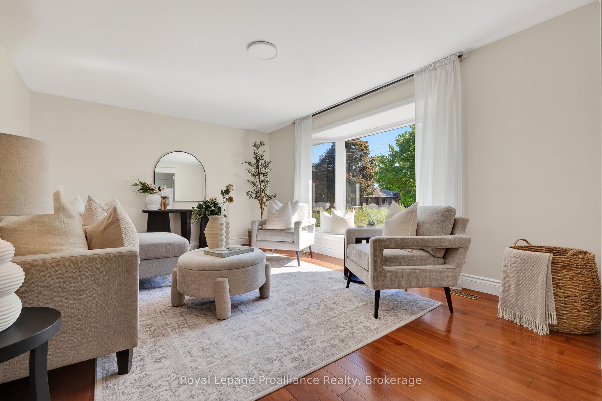 951 D'arcy Street Property Photo 6